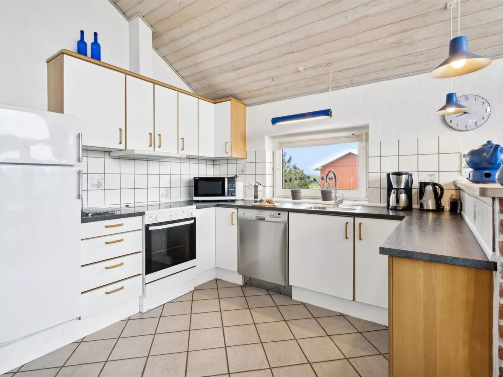 "Mari" - 400m from the sea-Binnen