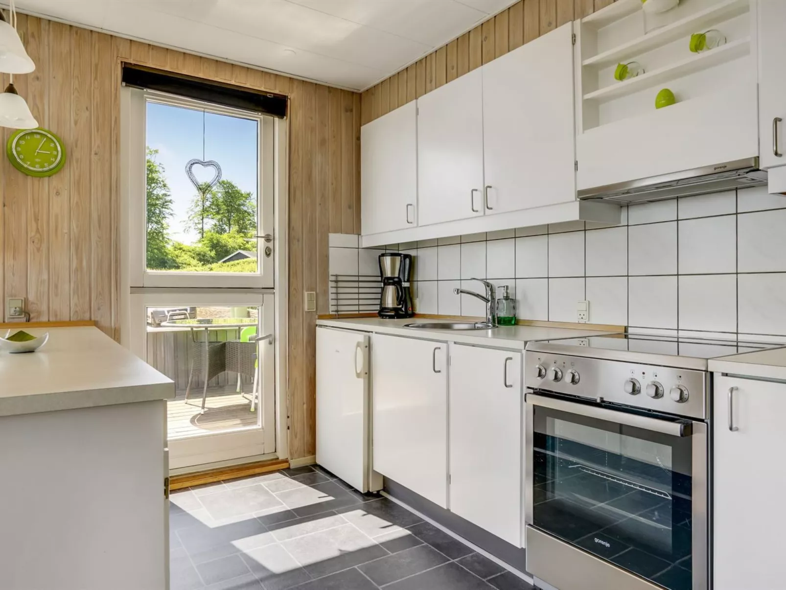 "Jenvold" - 300m to the fjord-Binnen