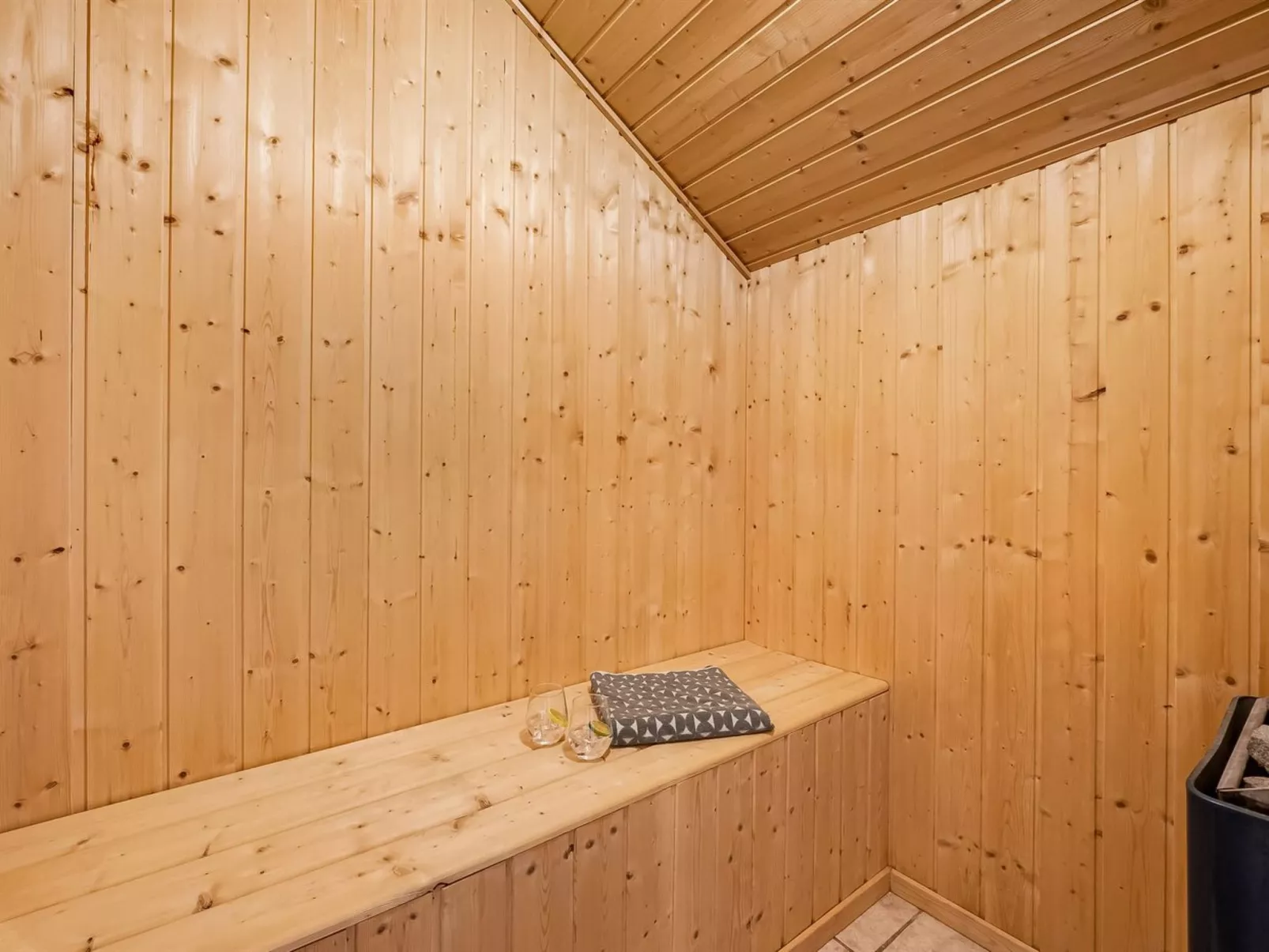 "Elfrun" - 250m from the sea-Binnen