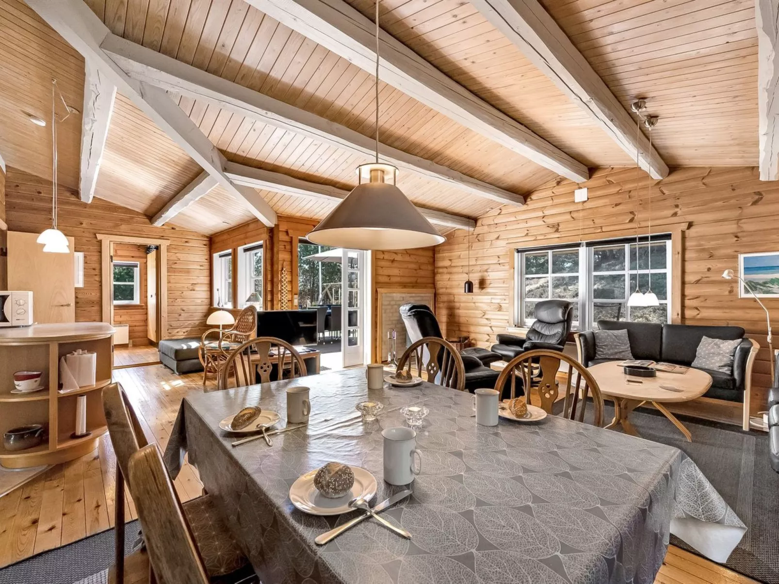 "Yaris" - 800m to the fjord-Binnen