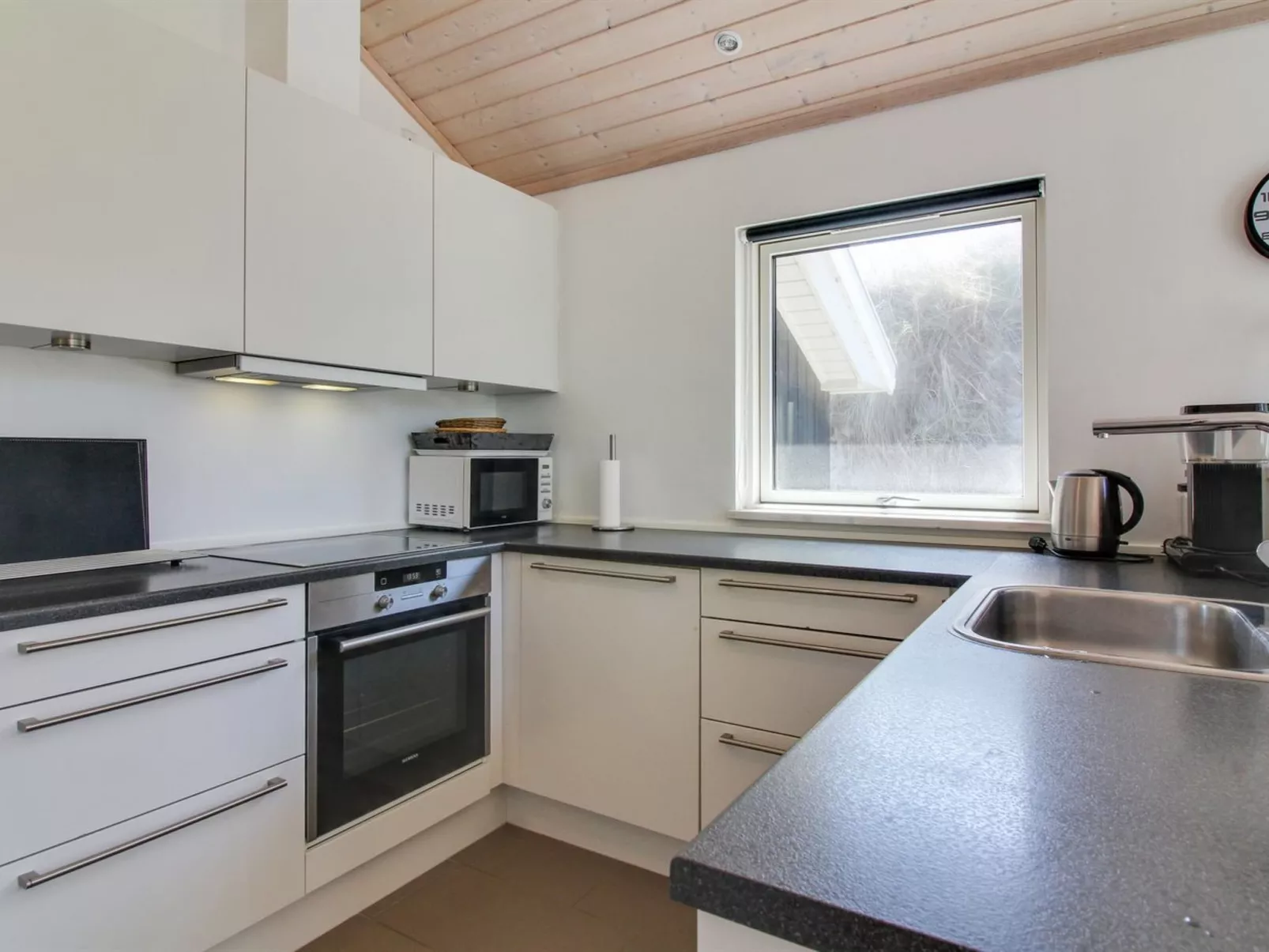 "Felippa" - 25m from the sea-Binnen