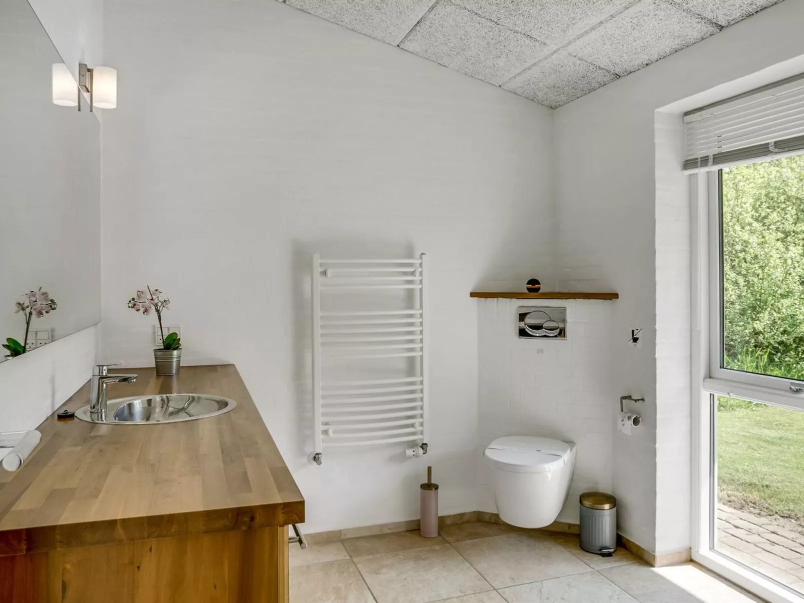 "Vieno" - 2.6km from the sea-Binnen