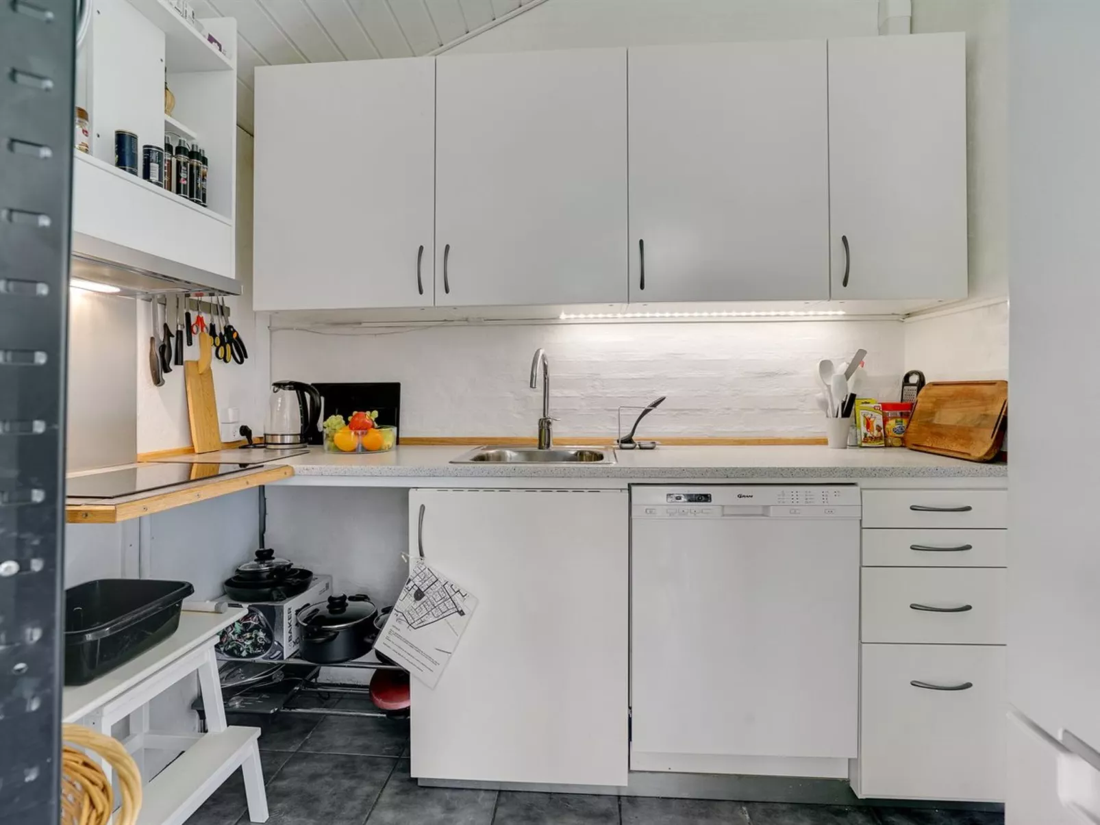 "Marlien" - 1km to the fjord-Binnen