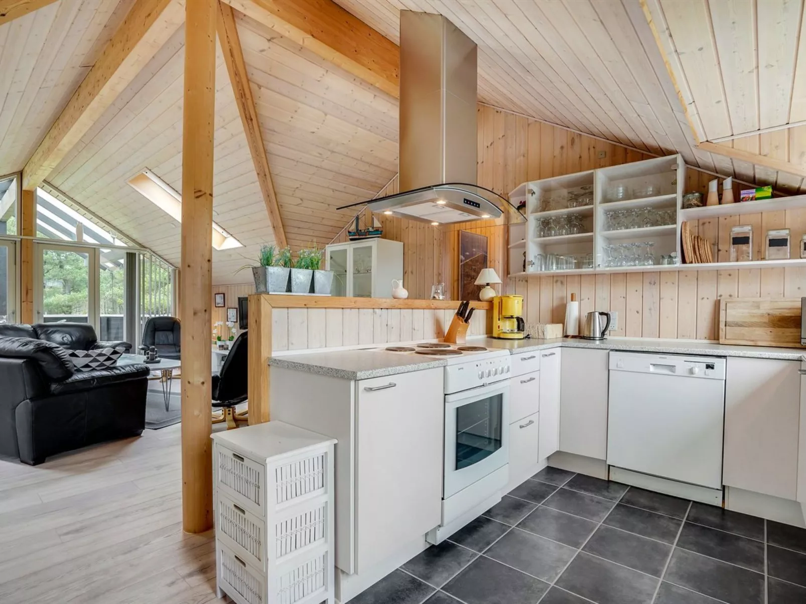 "Medard" - 2km from the sea-Binnen