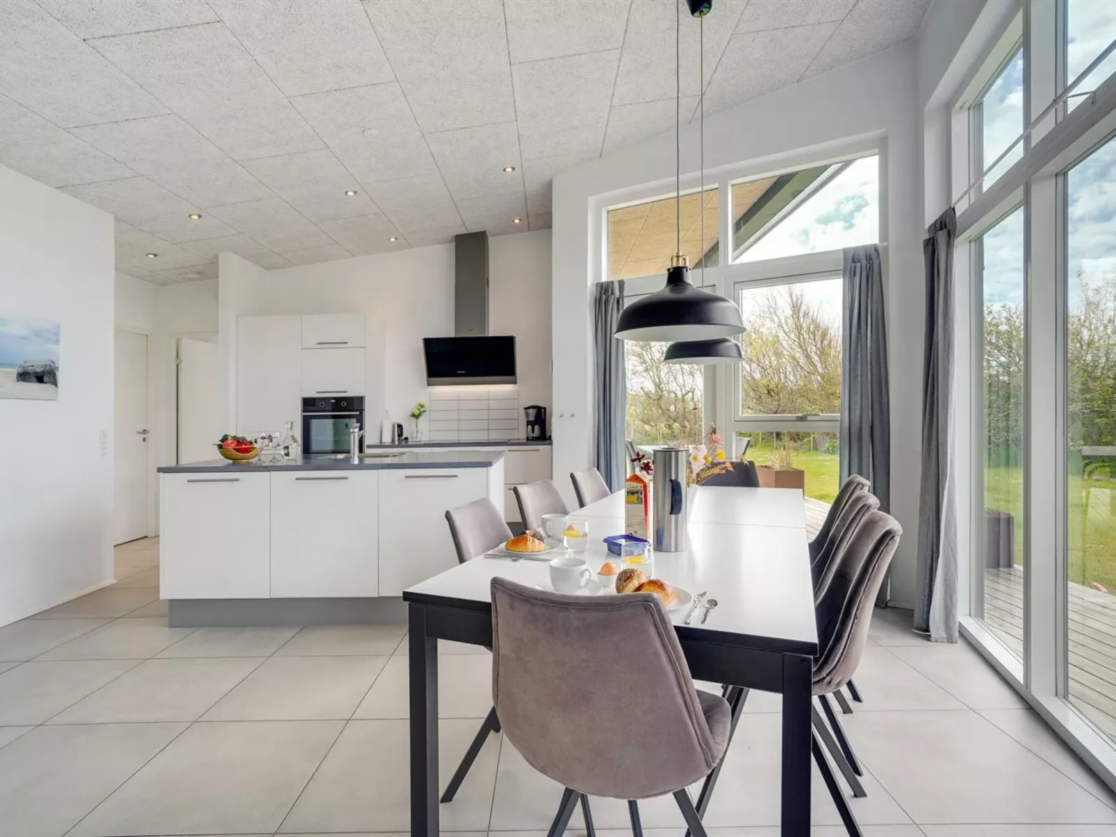 "Dietke" - 650m from the sea-Binnen