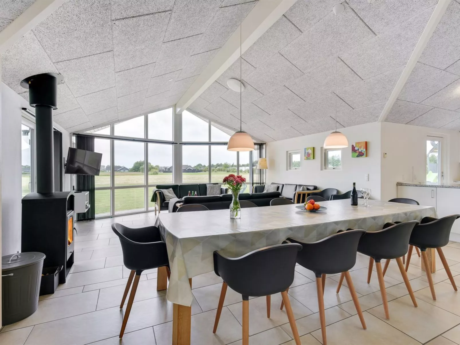 "Finja" - 500m from the sea-Binnen