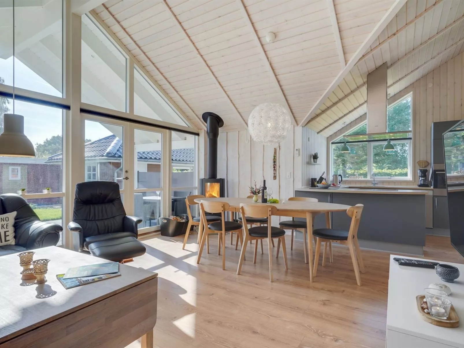 "Hellena" - 90m from the sea-Binnen