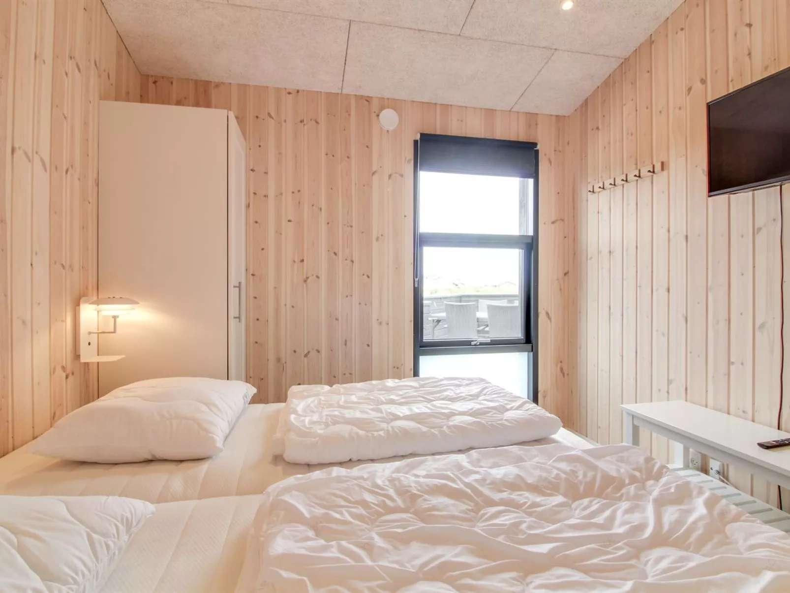 "Heilo" - 300m from the sea-Binnen