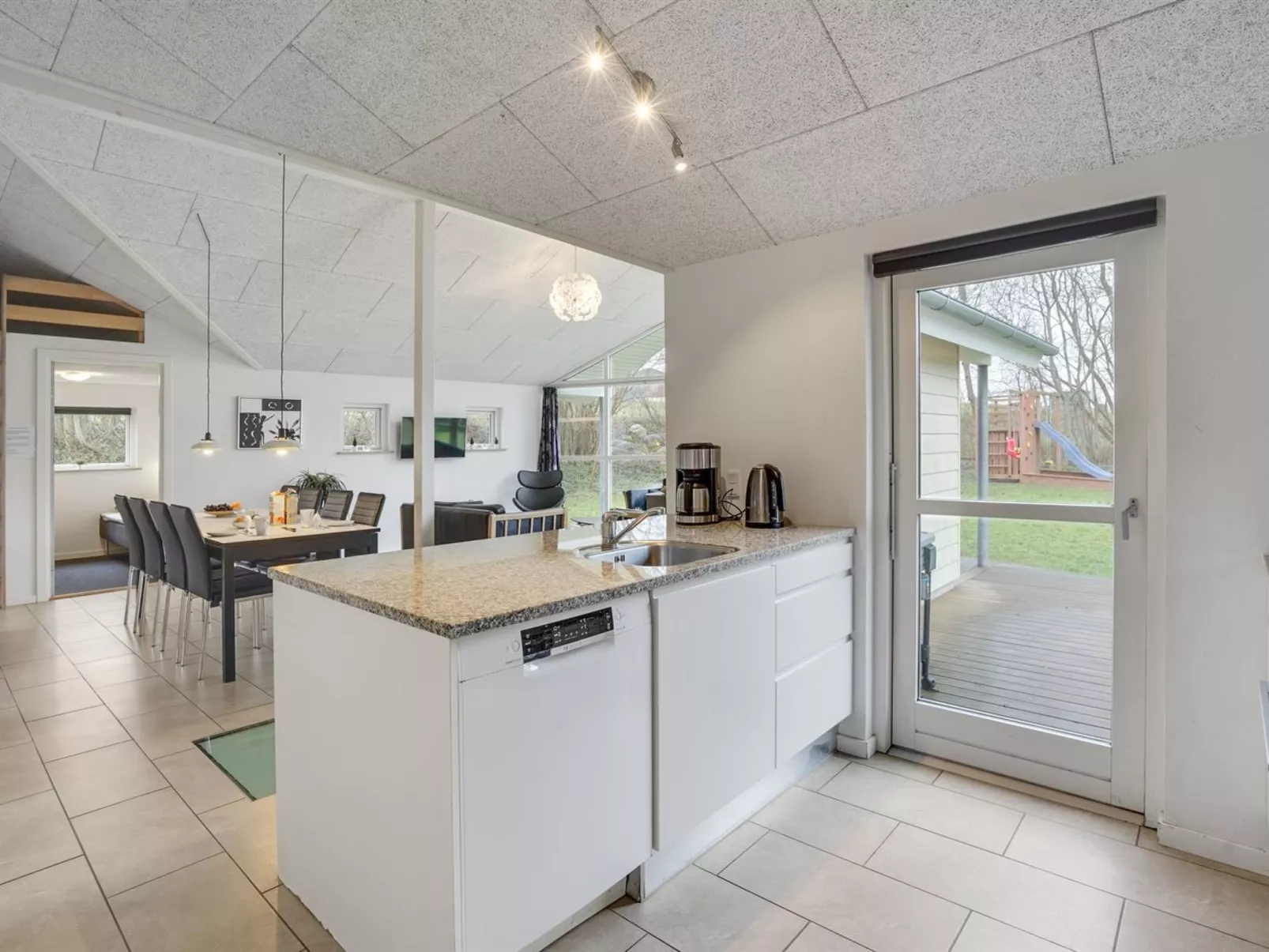 "Cara" - 200m from the sea-Binnen