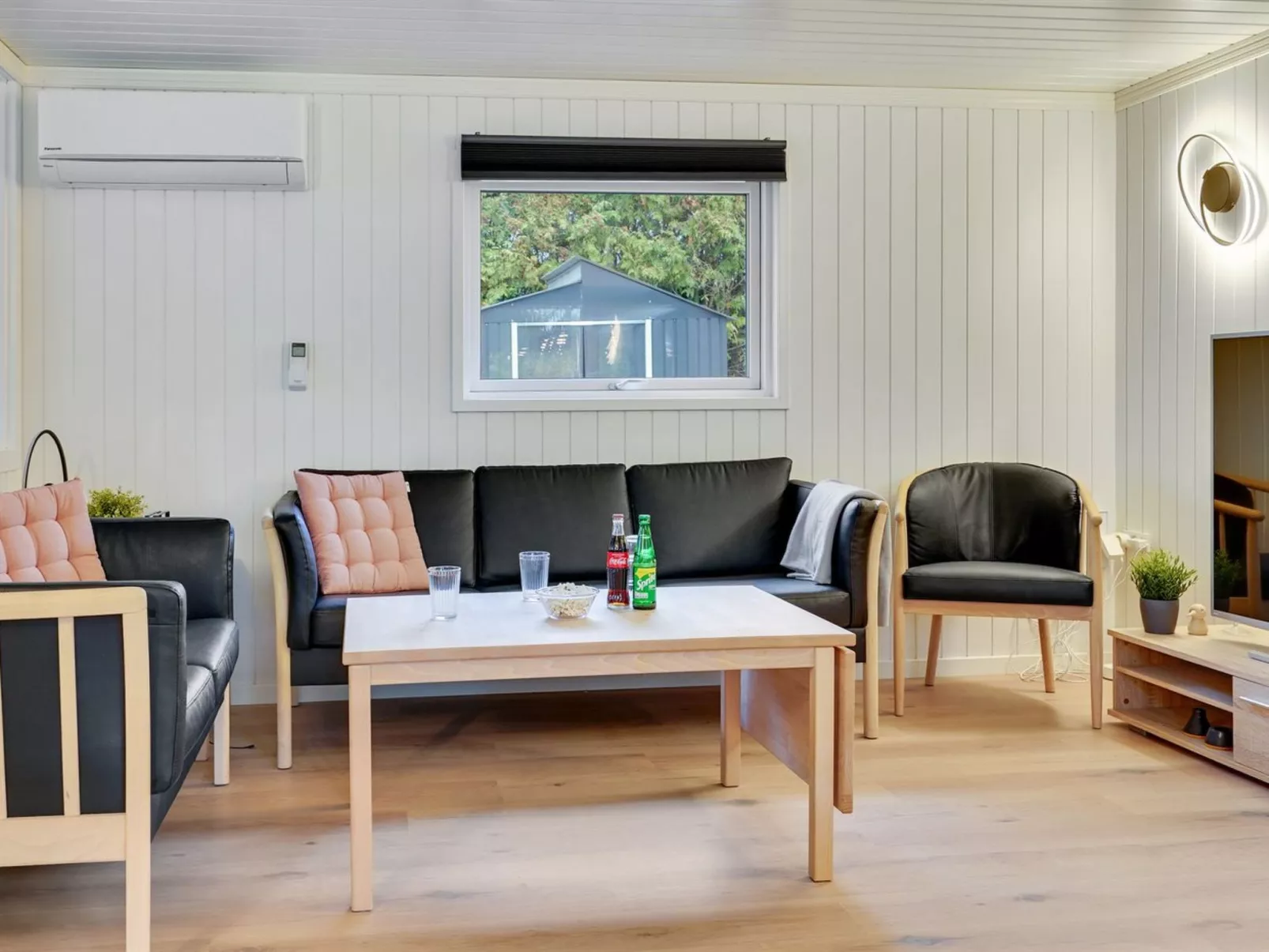 "Nina" - 700m to the fjord-Binnen