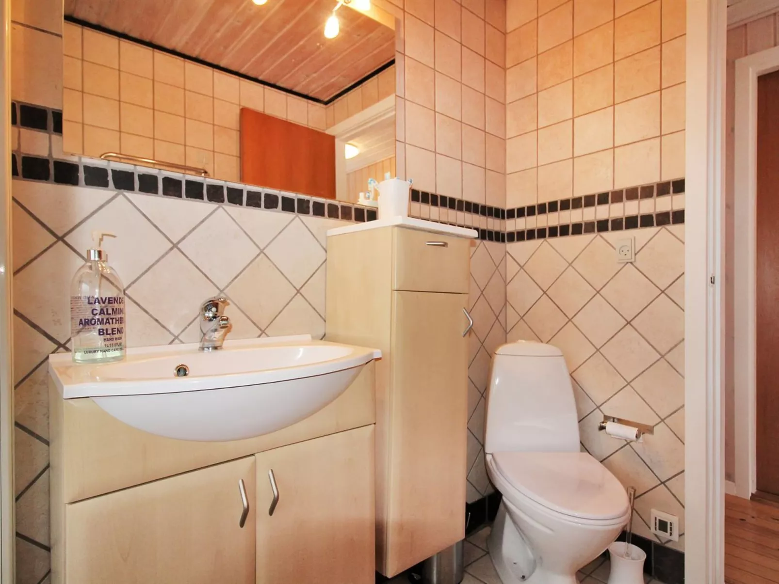 "Arton" - 300m from the sea-Binnen