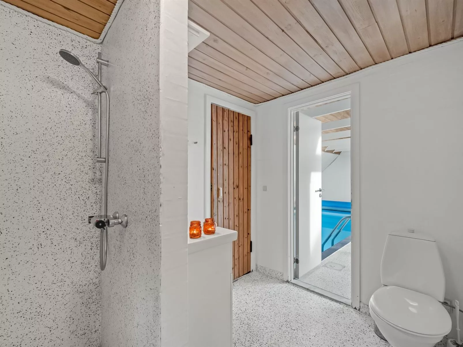 "Alexia" - 300m from the sea-Binnen