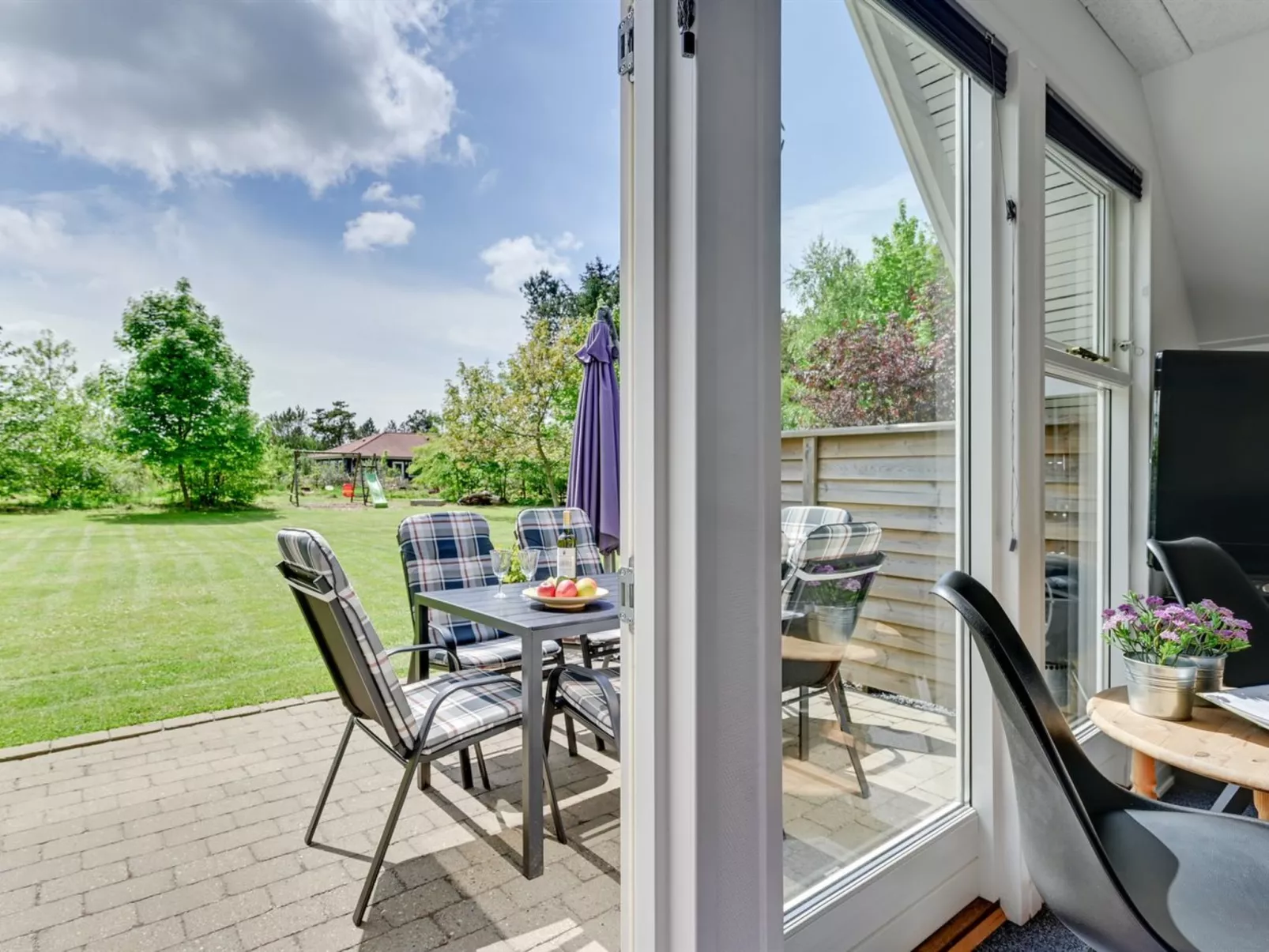 "Femija" - 500m to the fjord-Buiten