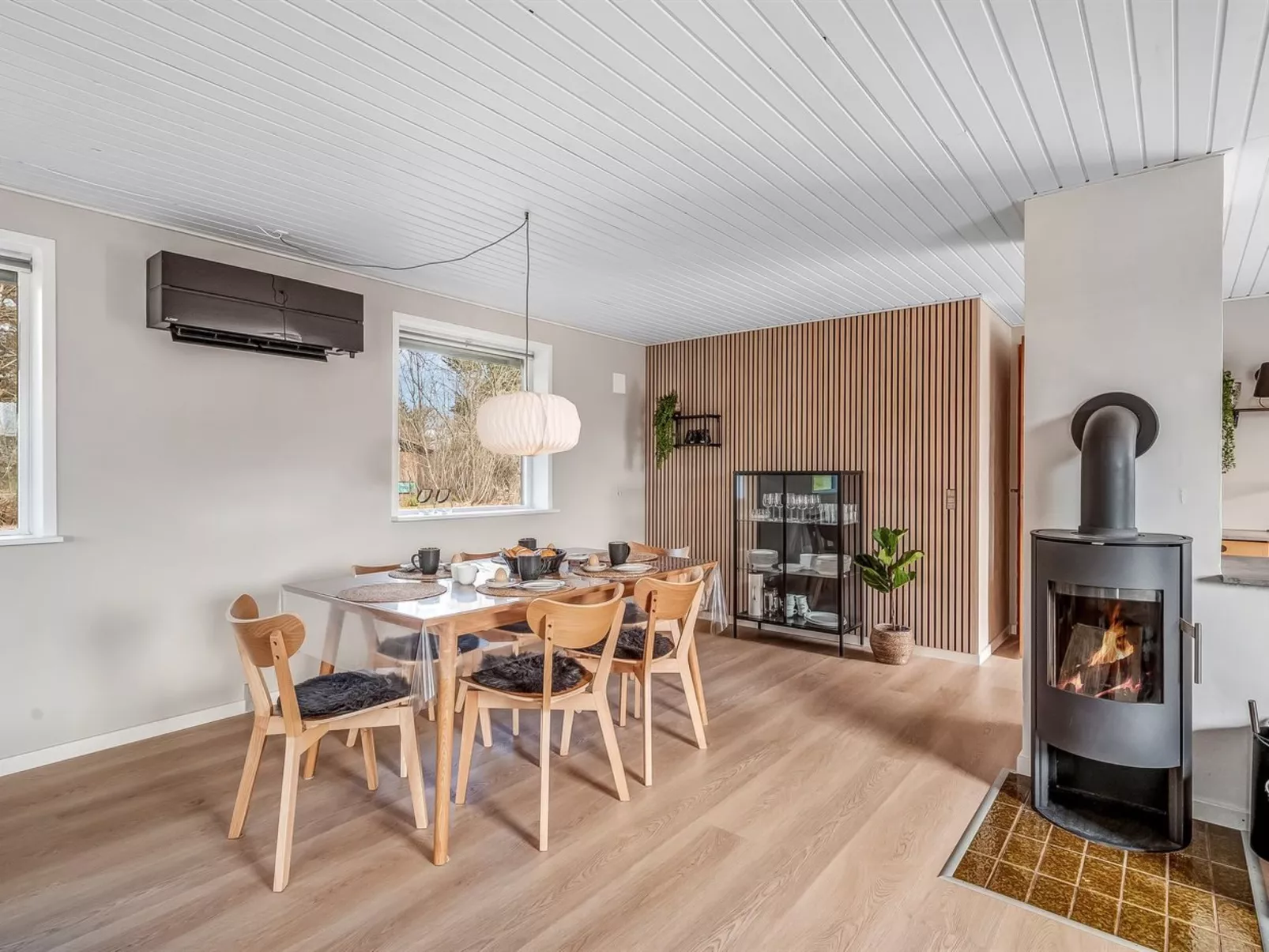 "Gundis" - 500m to the fjord-Binnen