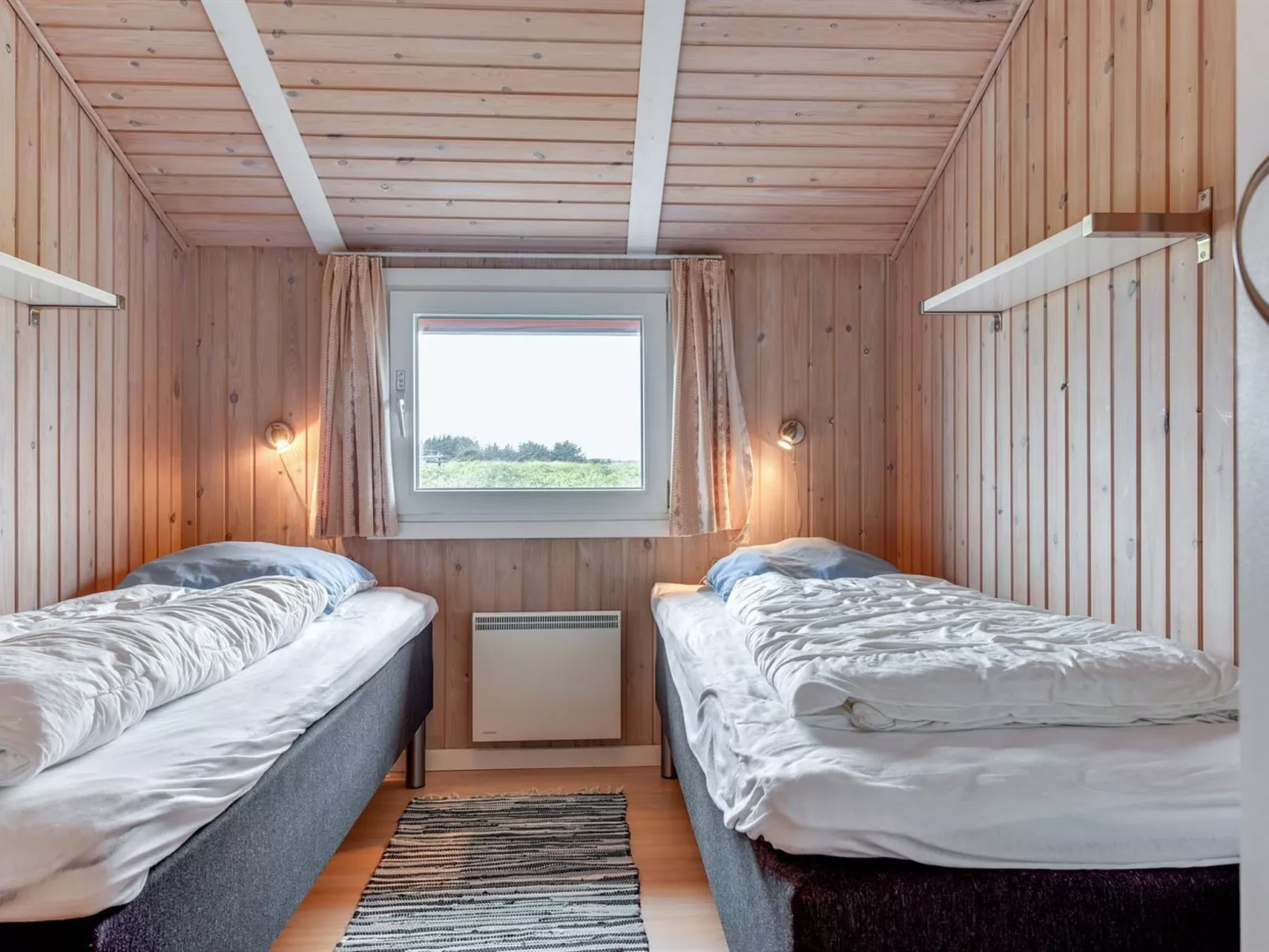 "Mogens" -  from the sea-Binnen