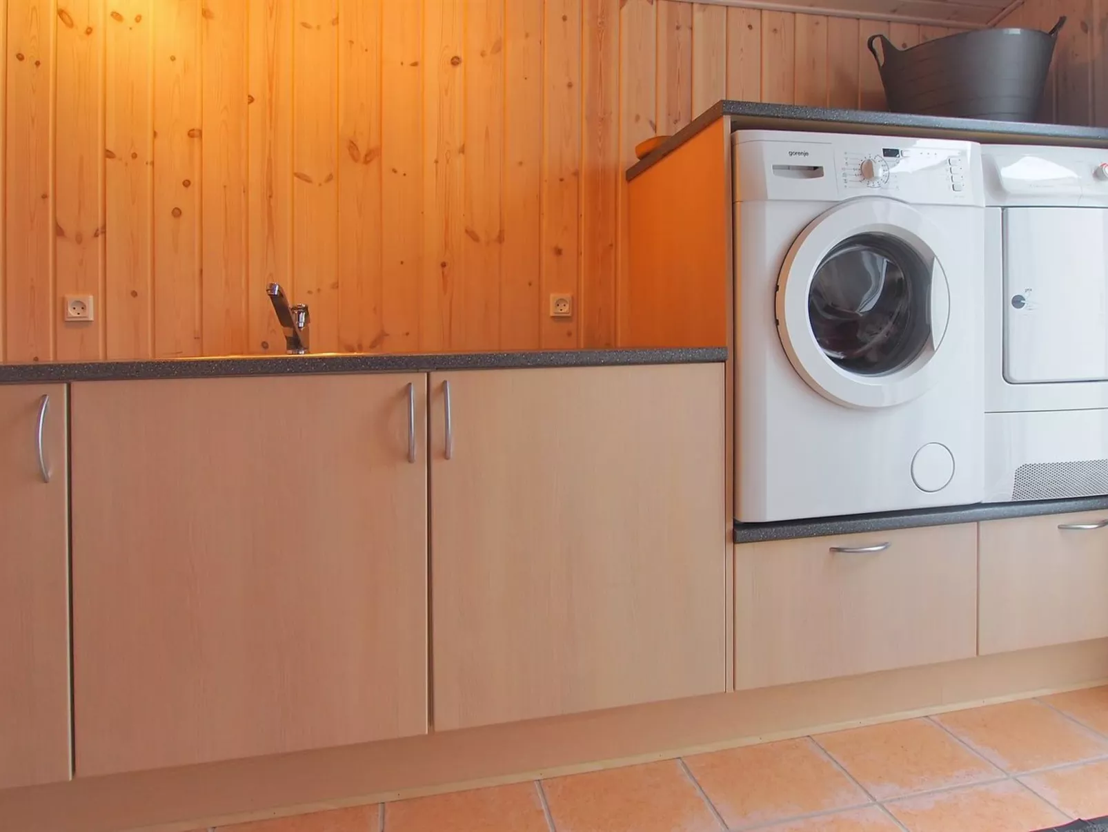 "Mena" - 200m from the sea-Binnen