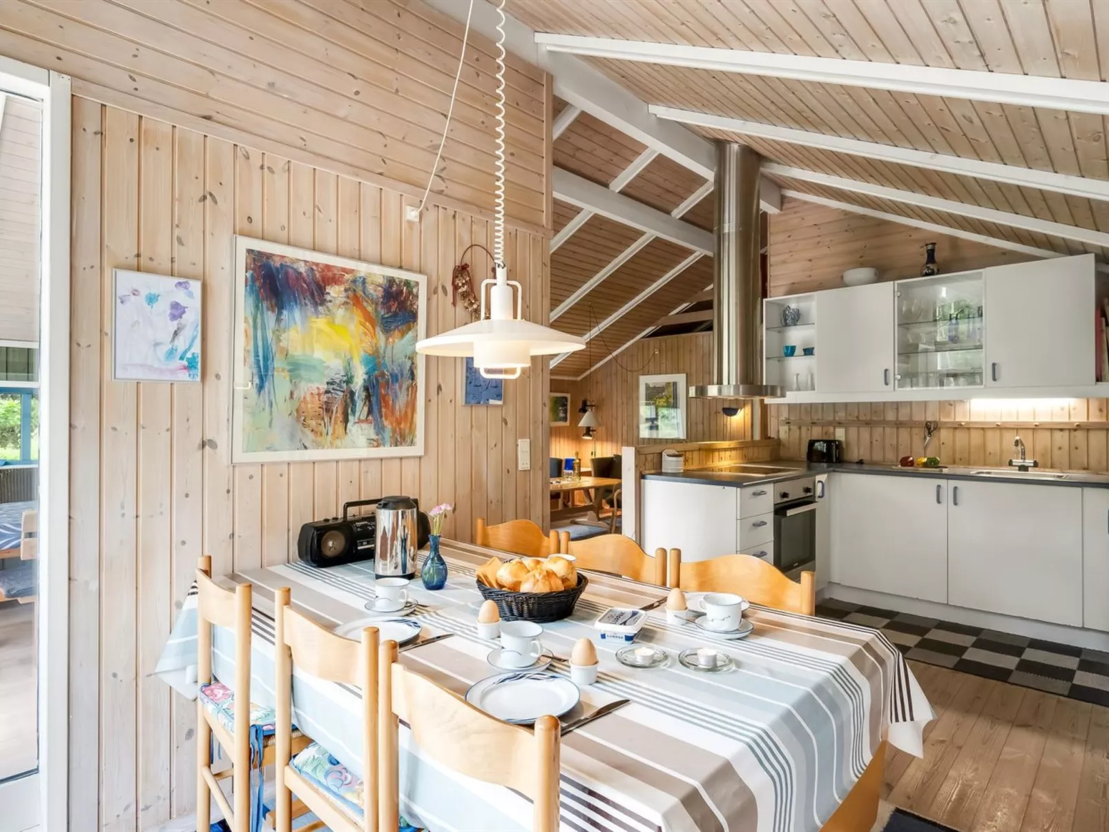 "Aamu" - 300m to the fjord-Binnen