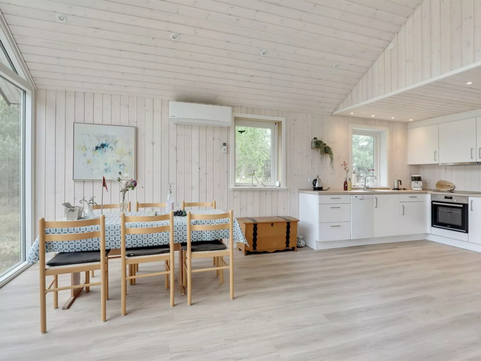 "Hilje" - 350m from the sea-Binnen