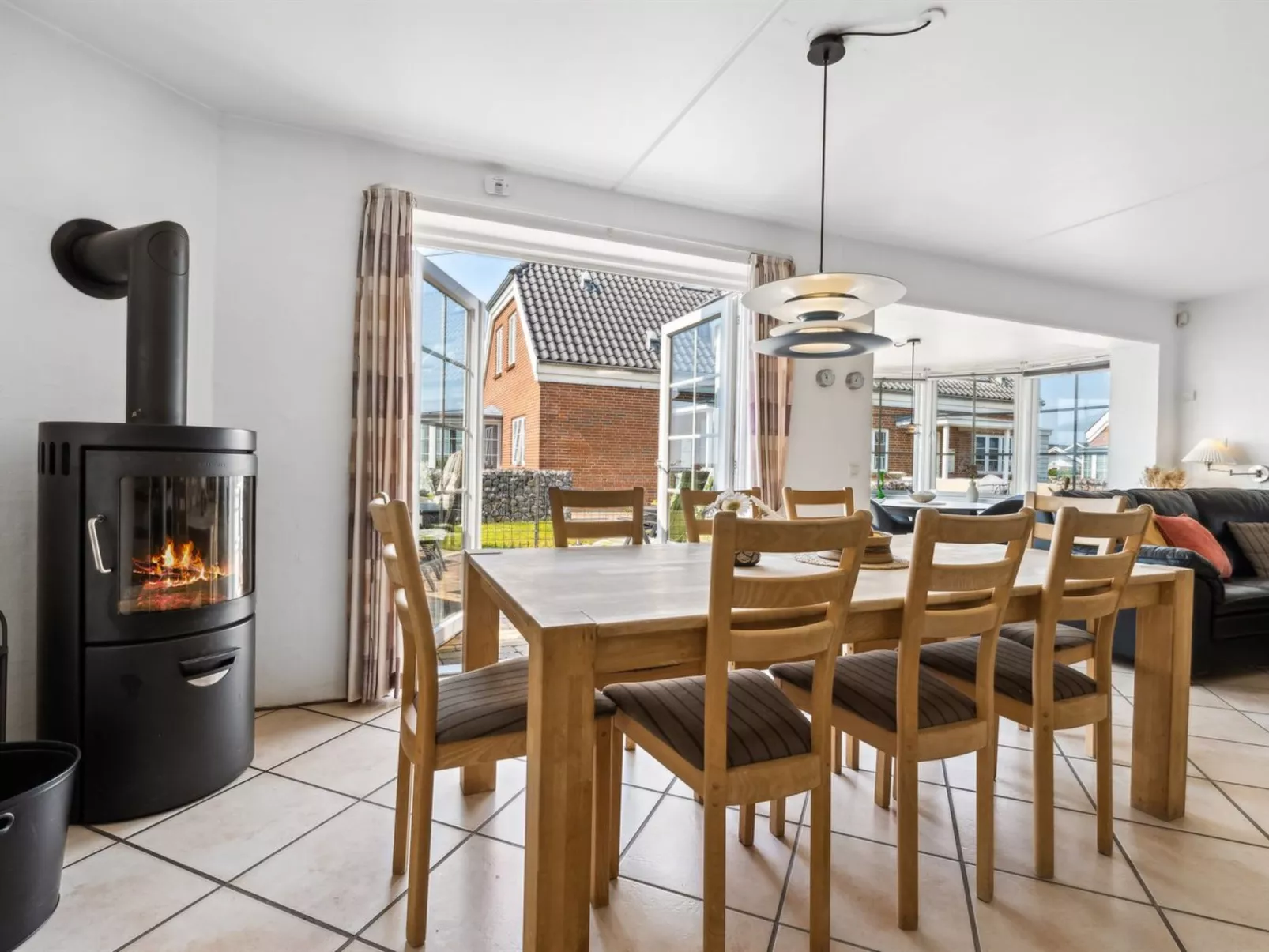 "Langsom" - 100m from the sea-Binnen