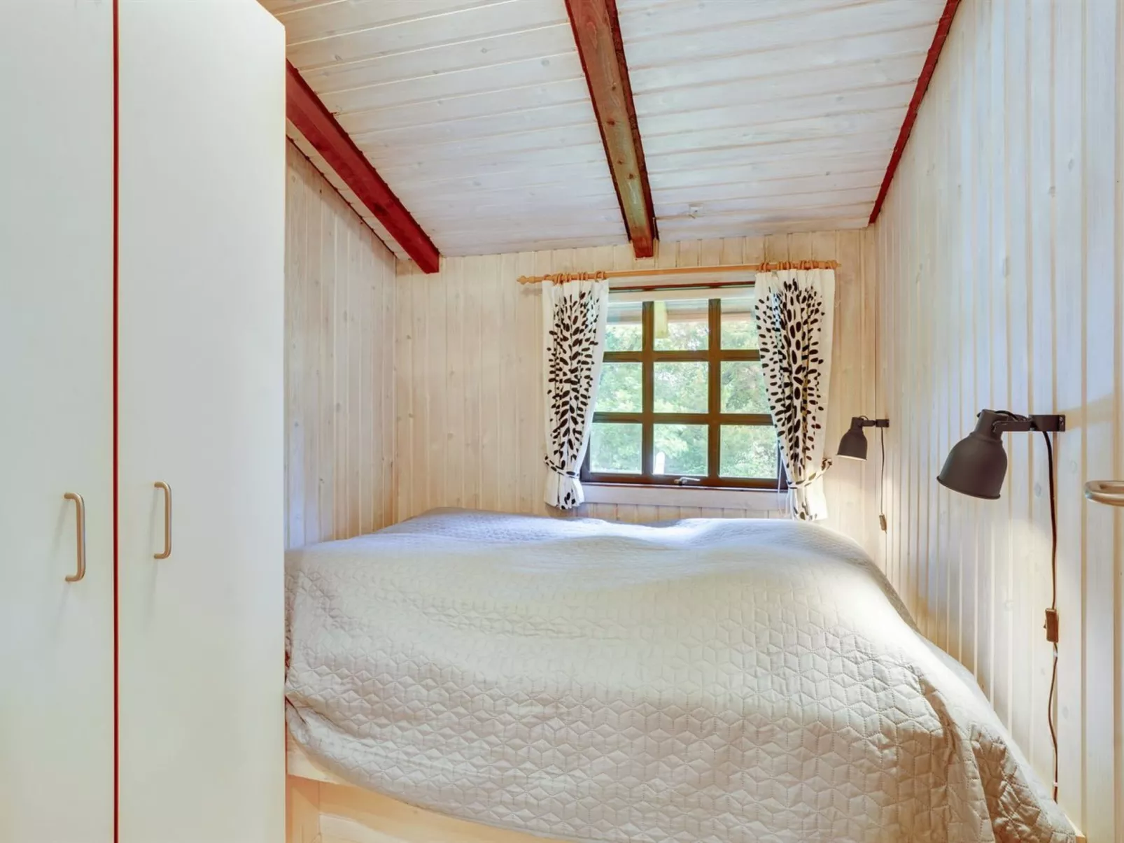 "Gail" - 400m to the fjord-Binnen