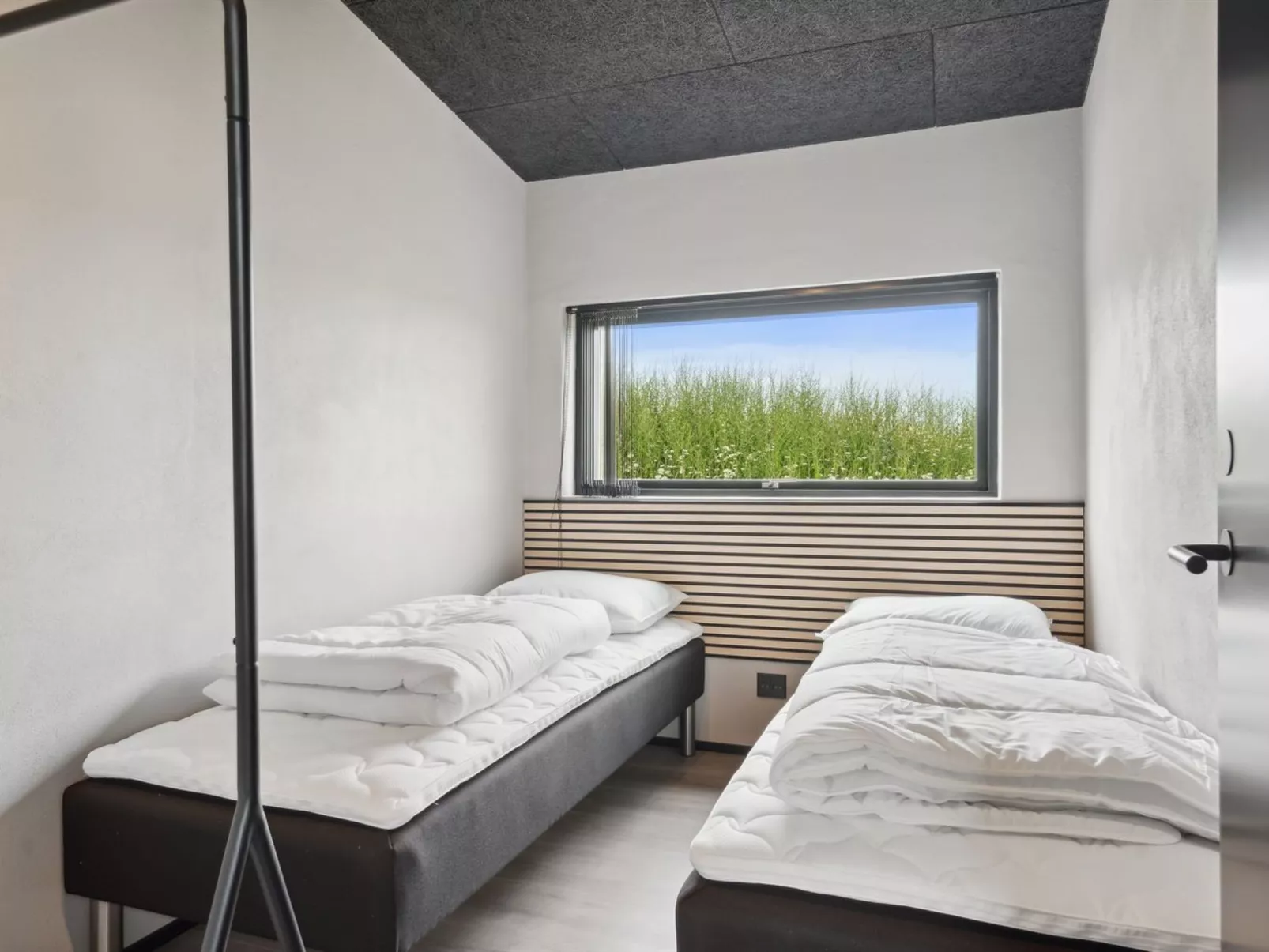 "Anelle" - 500m from the sea-Binnen