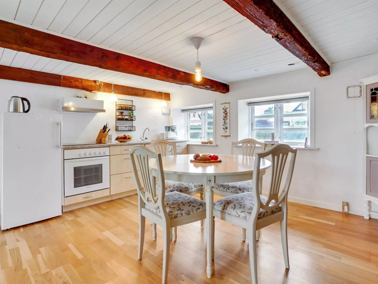 "Miko" - 19km from the sea-Binnen