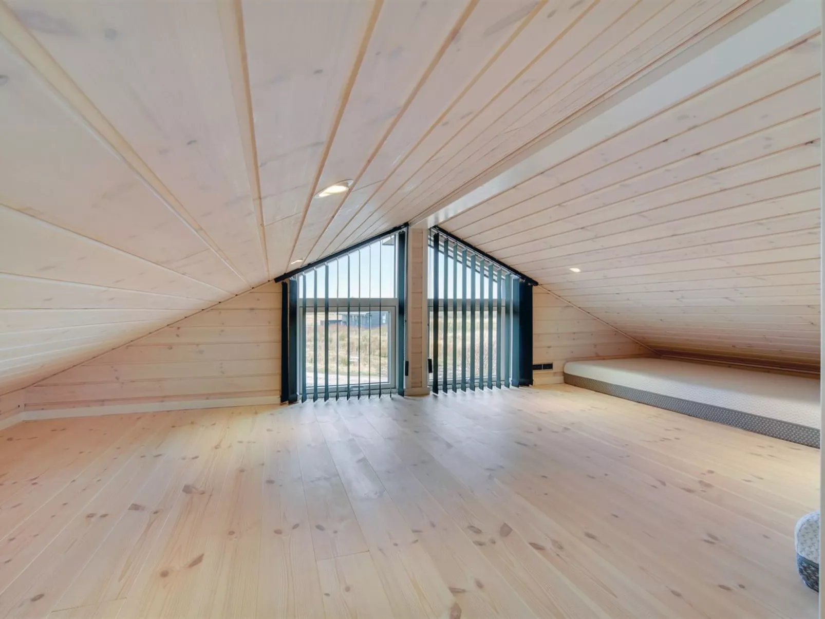 "Amitola" - 700m from the sea-Binnen