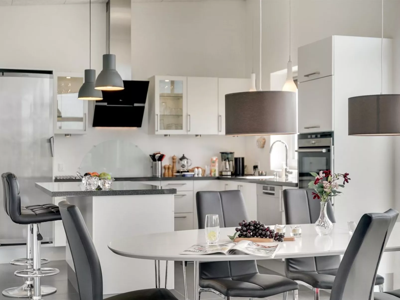 "Synthia" - 300m from the sea-Binnen