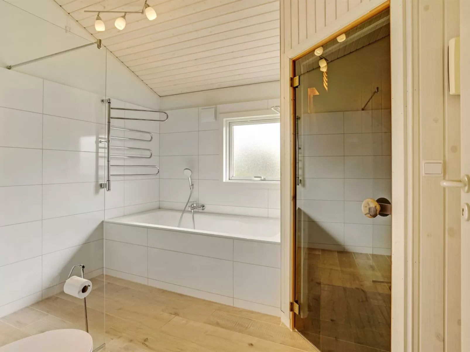 "Folke" - 250m from the sea-Binnen