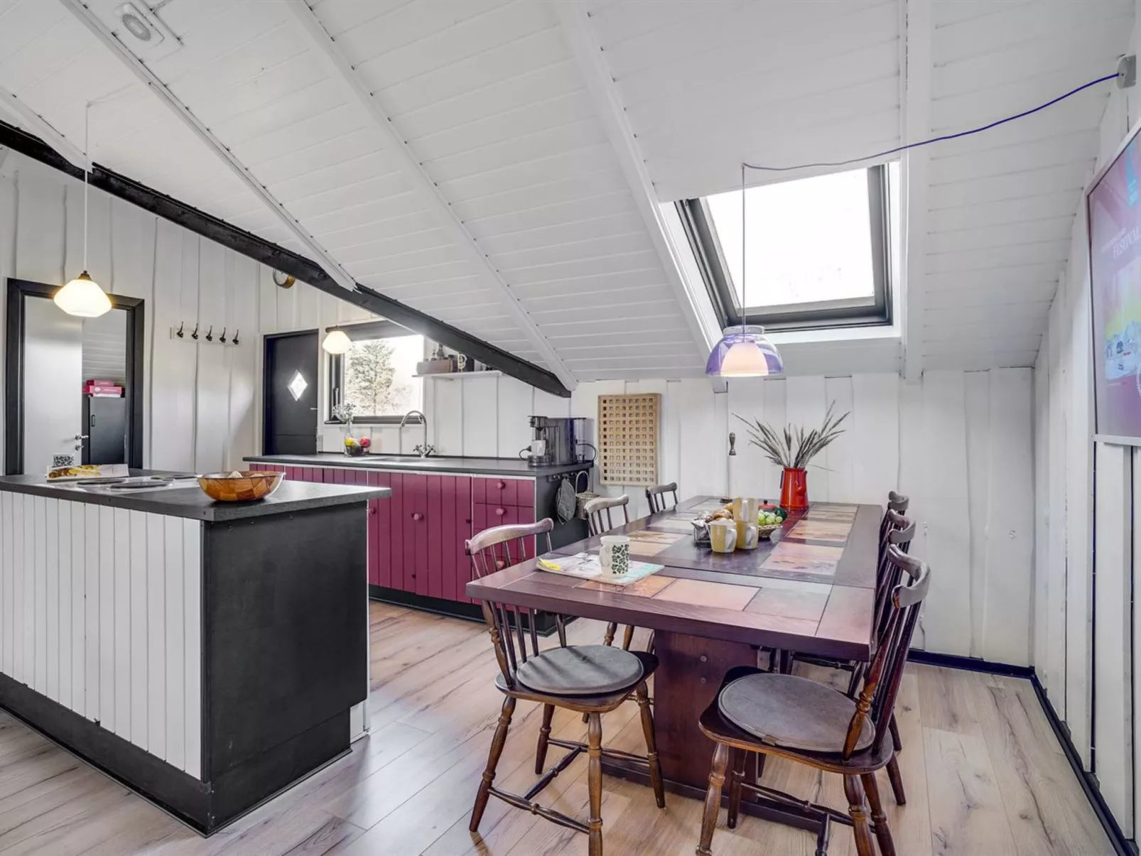 "Raita" - 350m to the fjord-Binnen