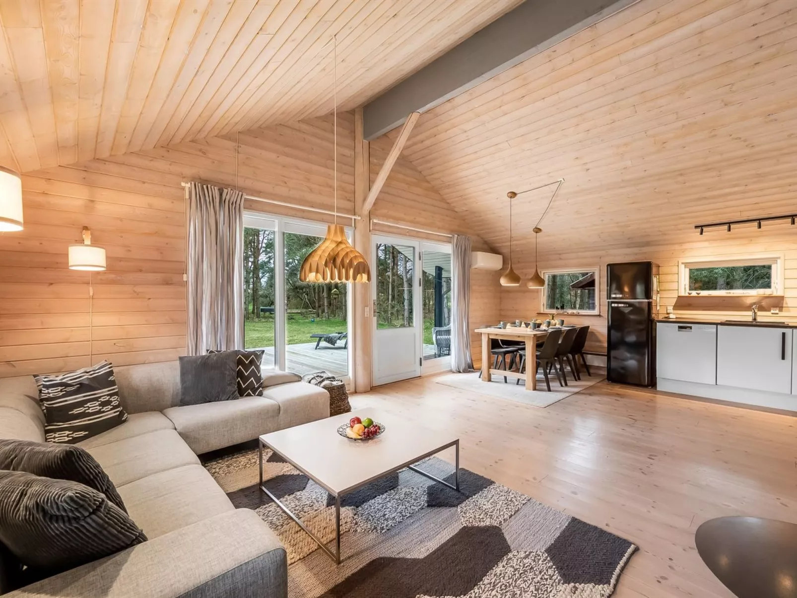 "Aman" - 700m to the fjord-Binnen