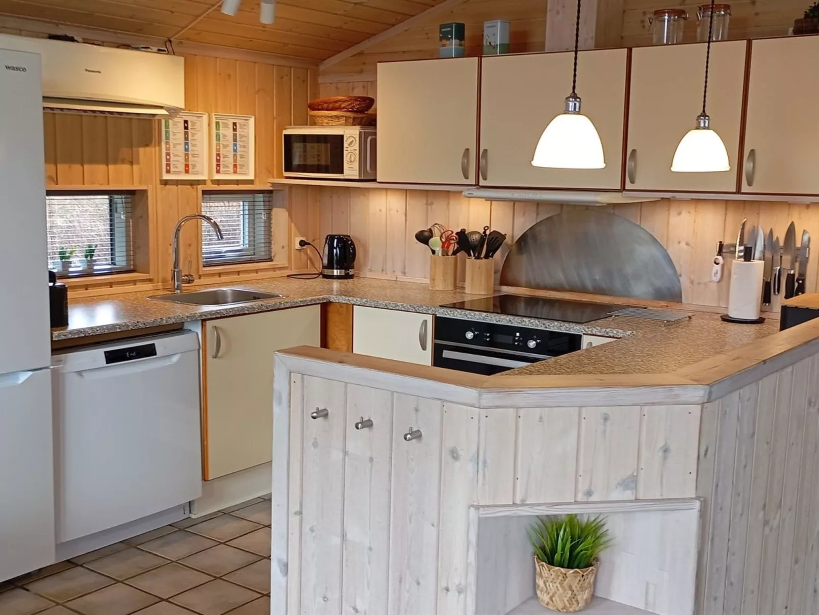 "Augusta" - 700m from the sea-Binnen