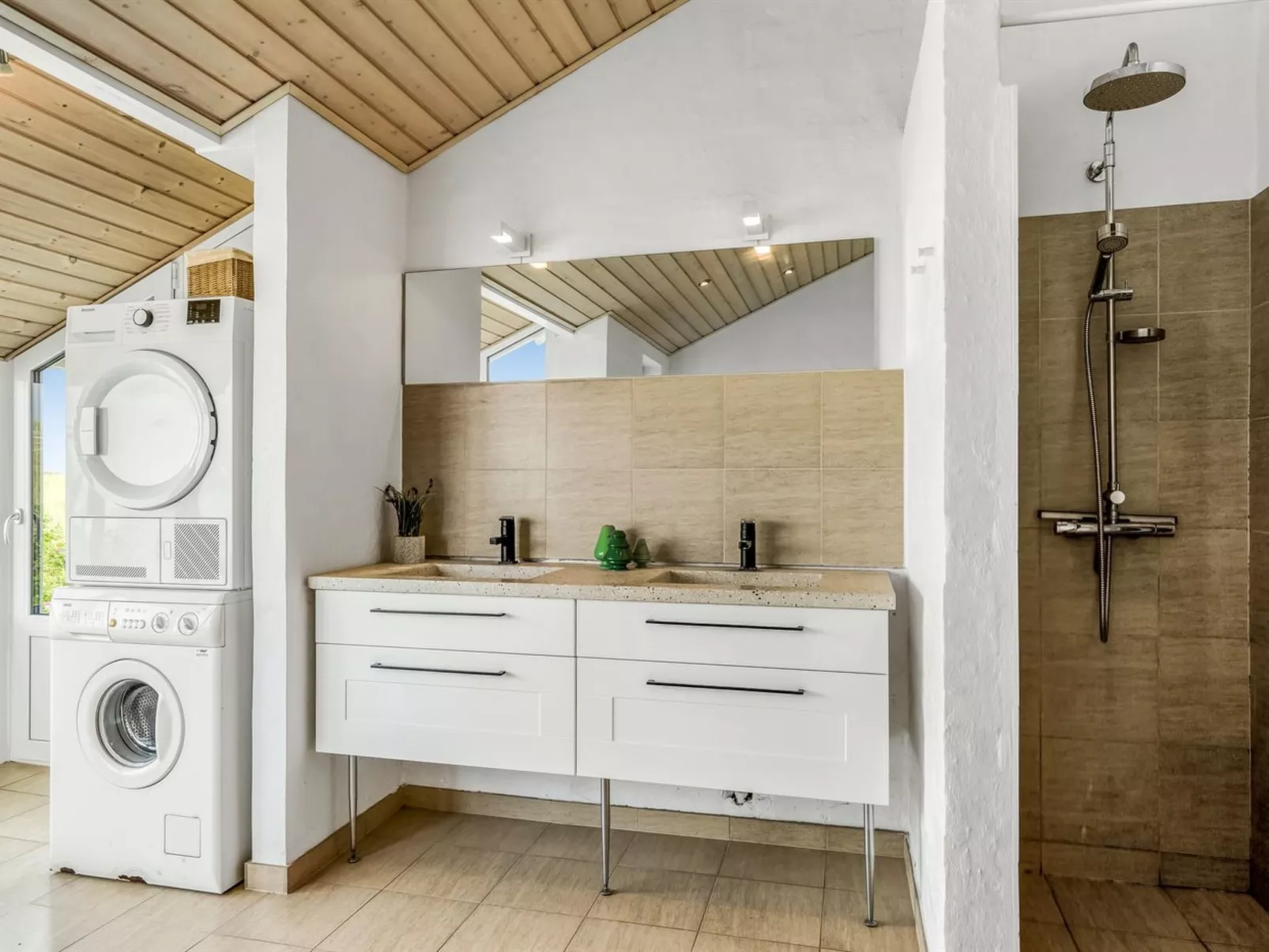 "Broder" - 150m from the sea-Binnen