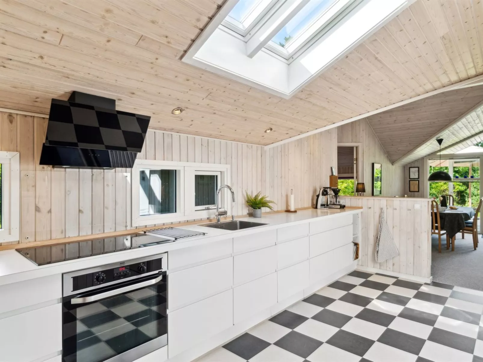 "Batsha" - 350m from the sea-Binnen