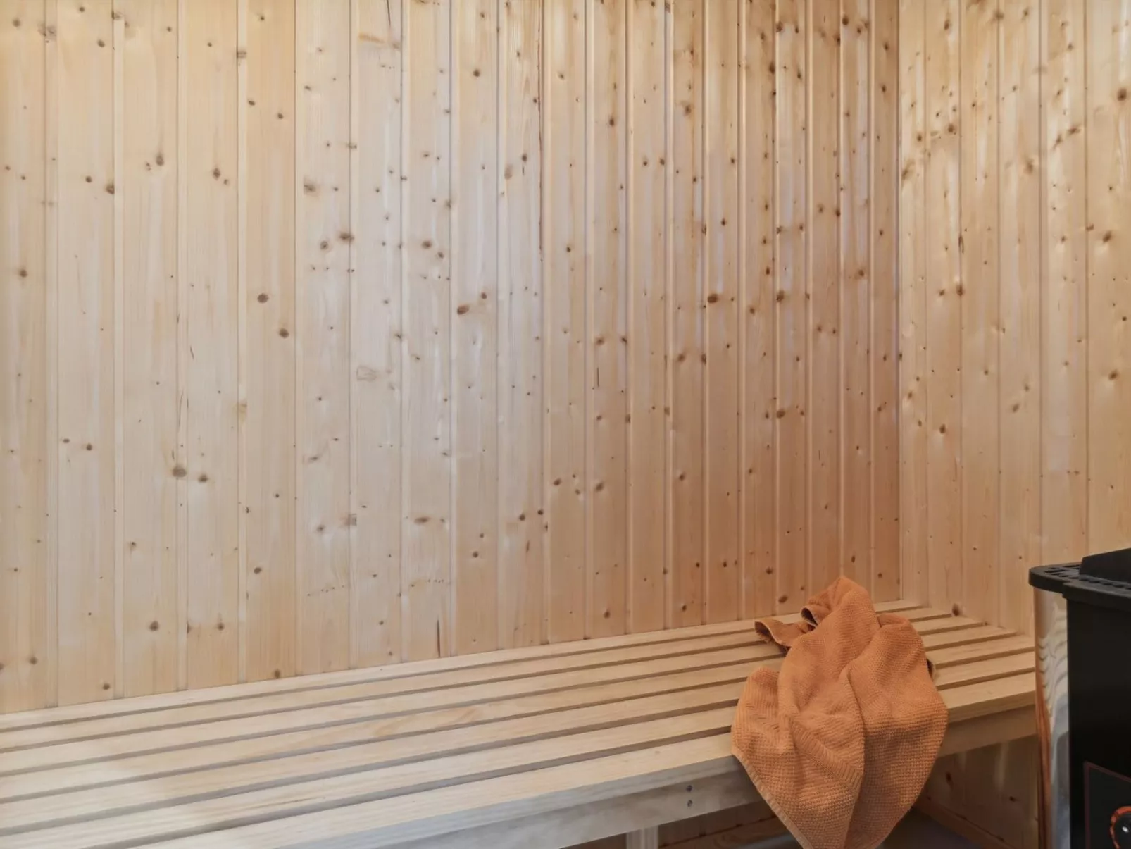 "Fader" - 950m from the sea-Binnen