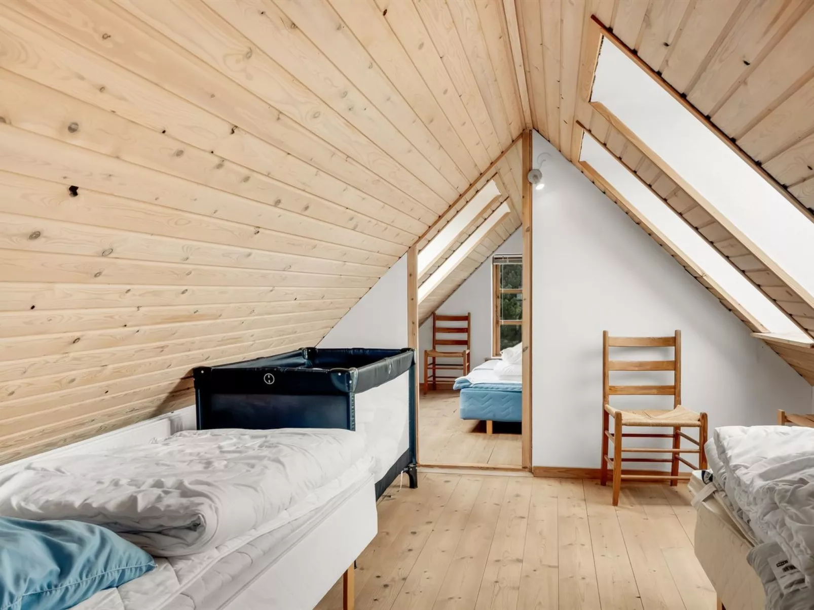 "Aliza" - 300m to the fjord-Binnen