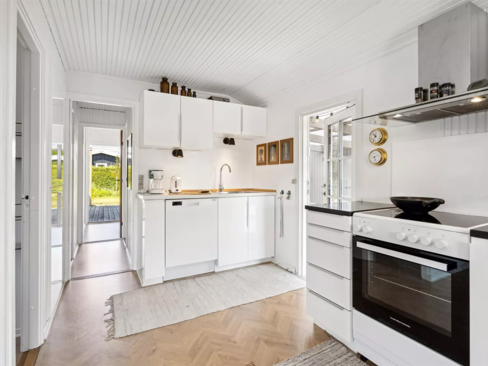 "Thomas" - 120m from the sea-Binnen