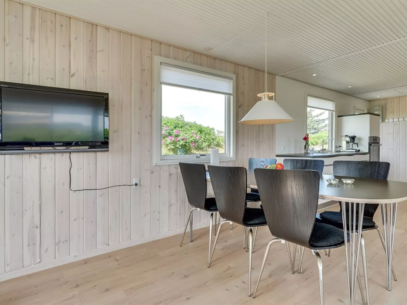 "Kris" - 200m from the sea-Binnen