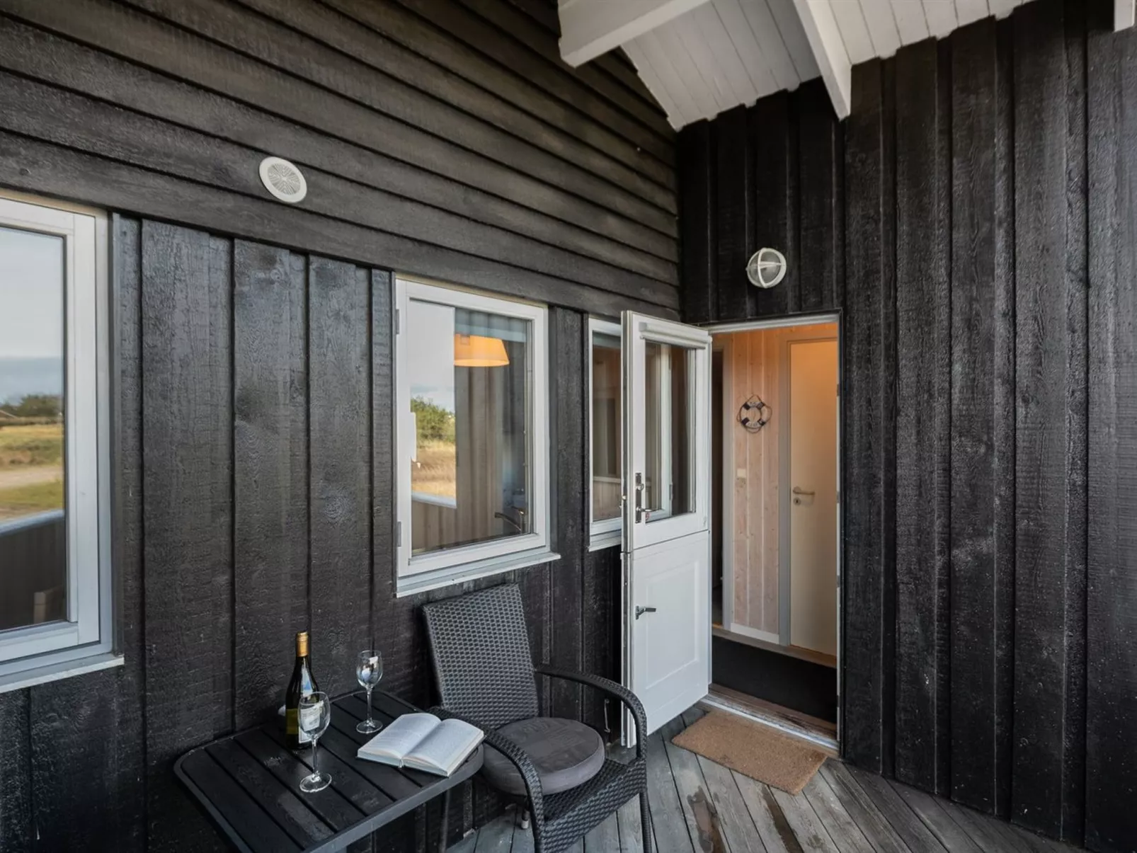 "Durita" - 600m to the fjord-Buiten