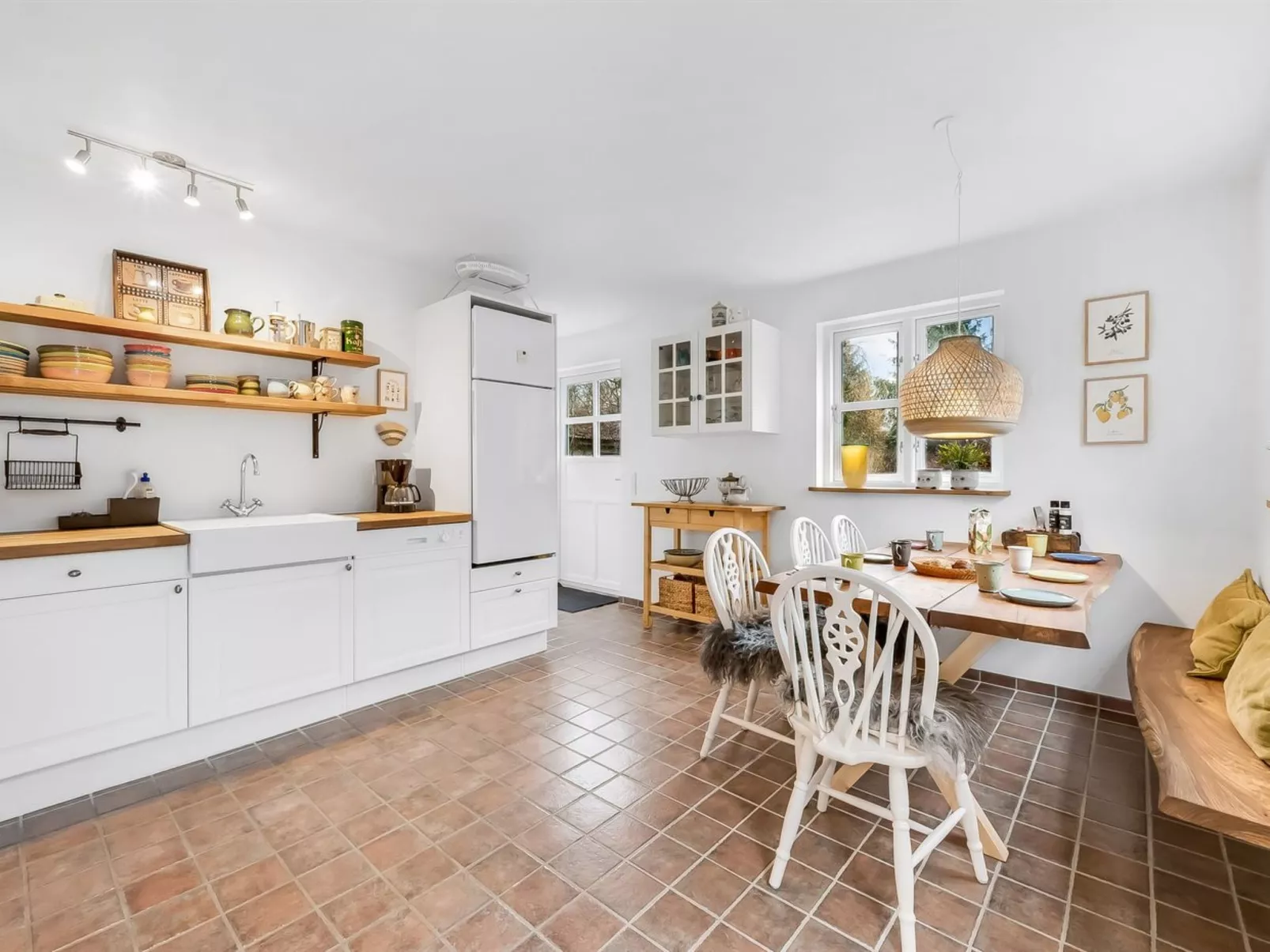 "Mandana" - 10km to the fjord-Binnen