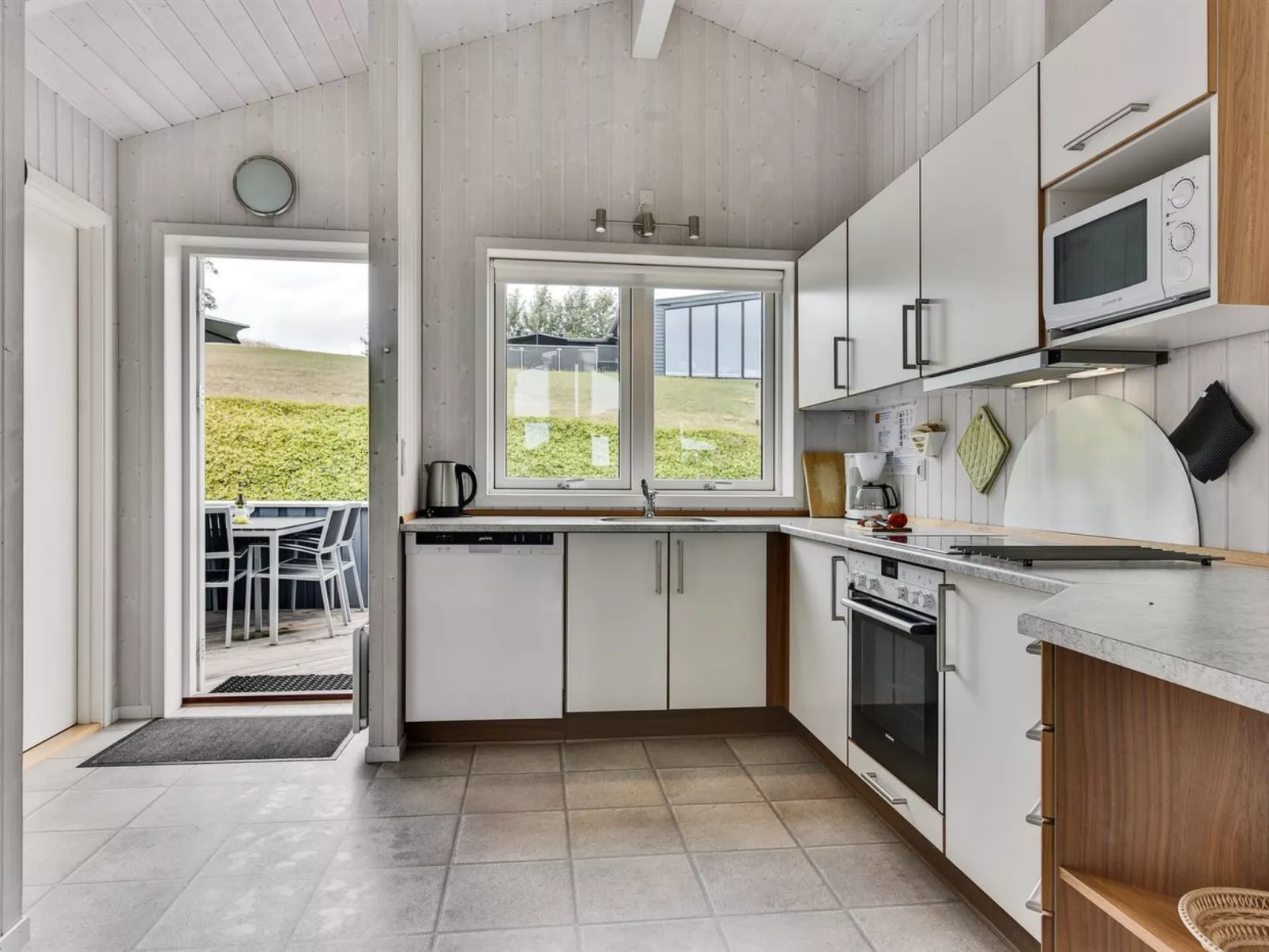 "Sisko" - 600m from the sea-Binnen