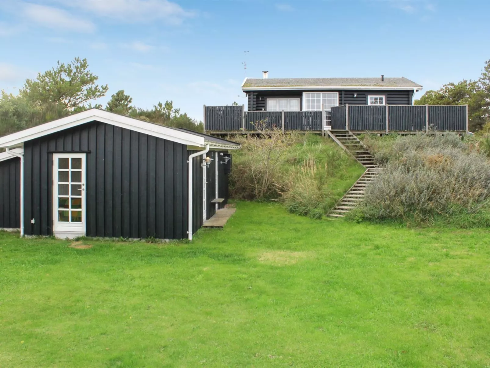 "Jenson" - 75m from the sea-Buiten