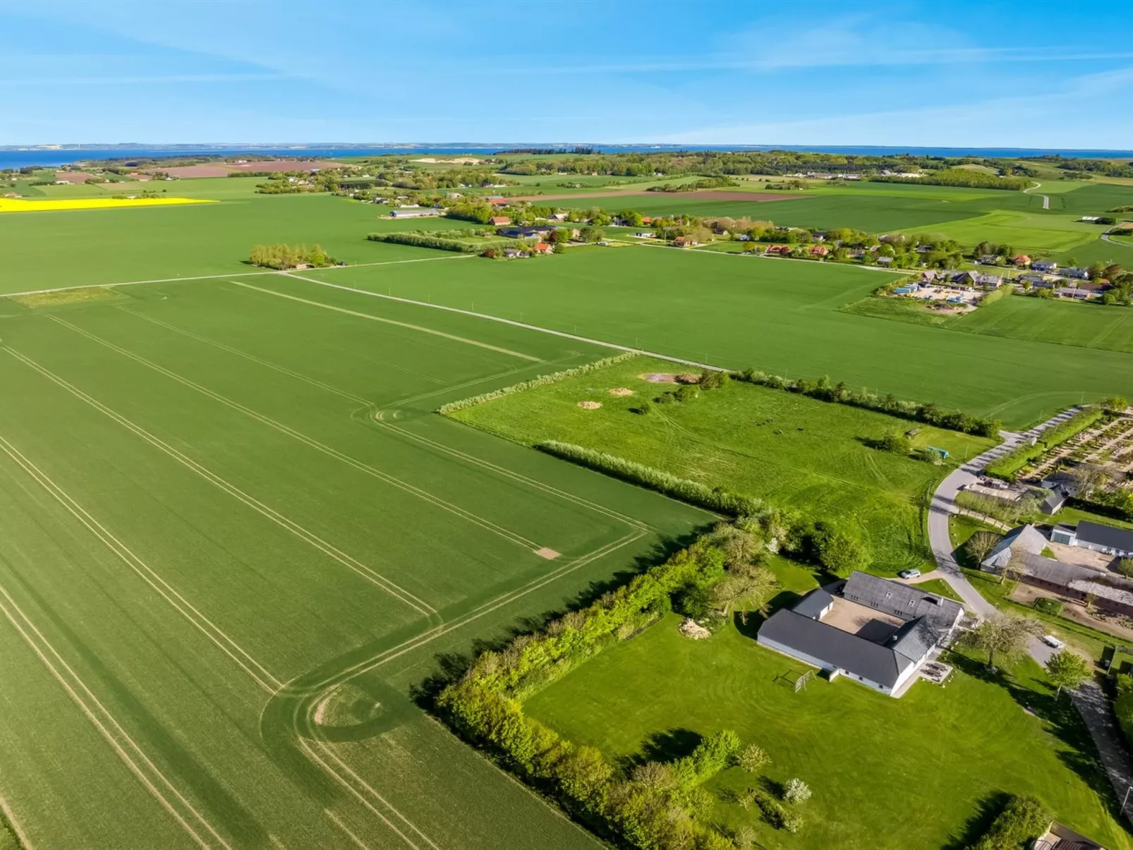 "Kara" - 100m to the fjord-Buiten