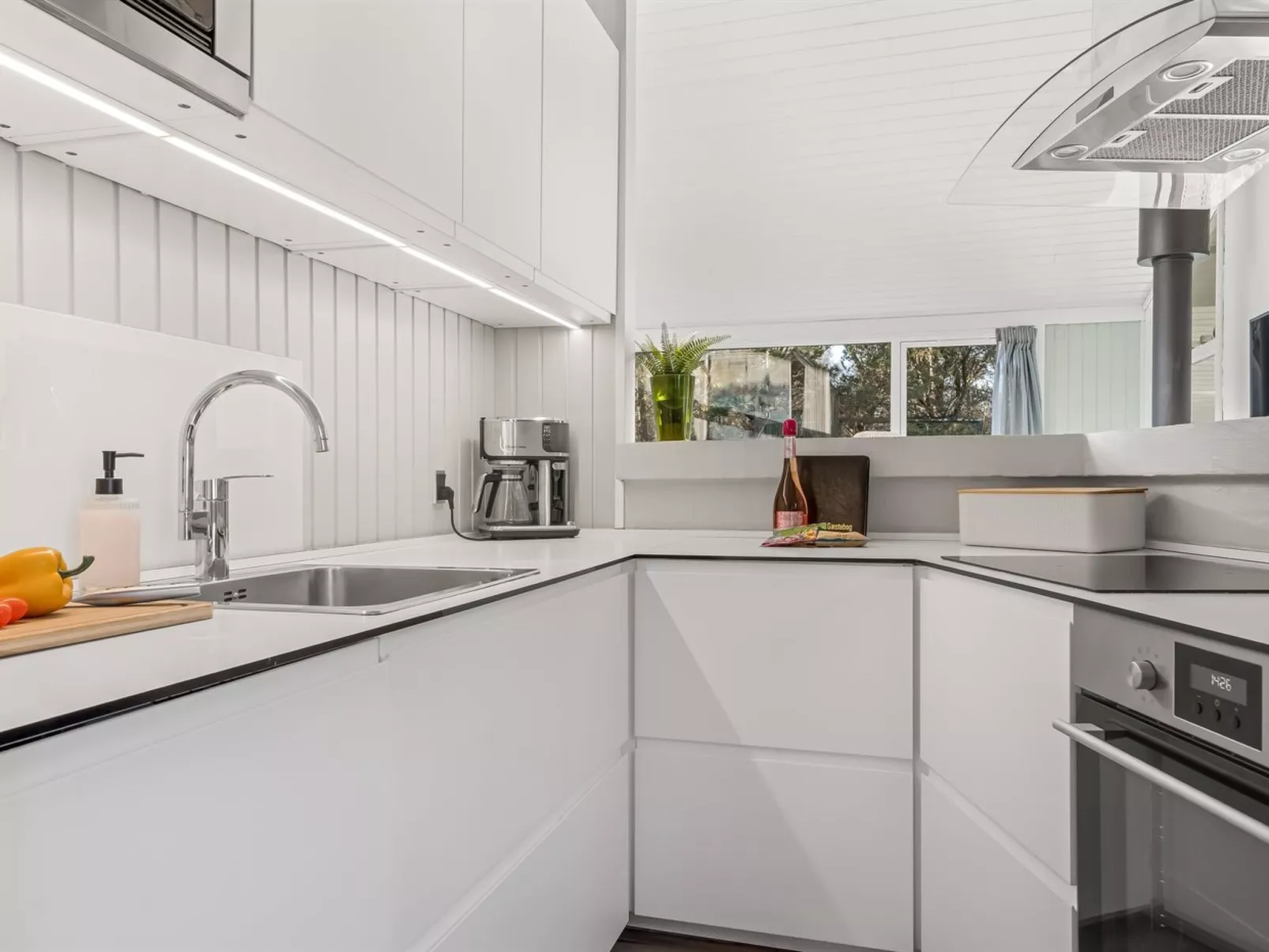 "Halwarth" - 250m from the sea-Binnen