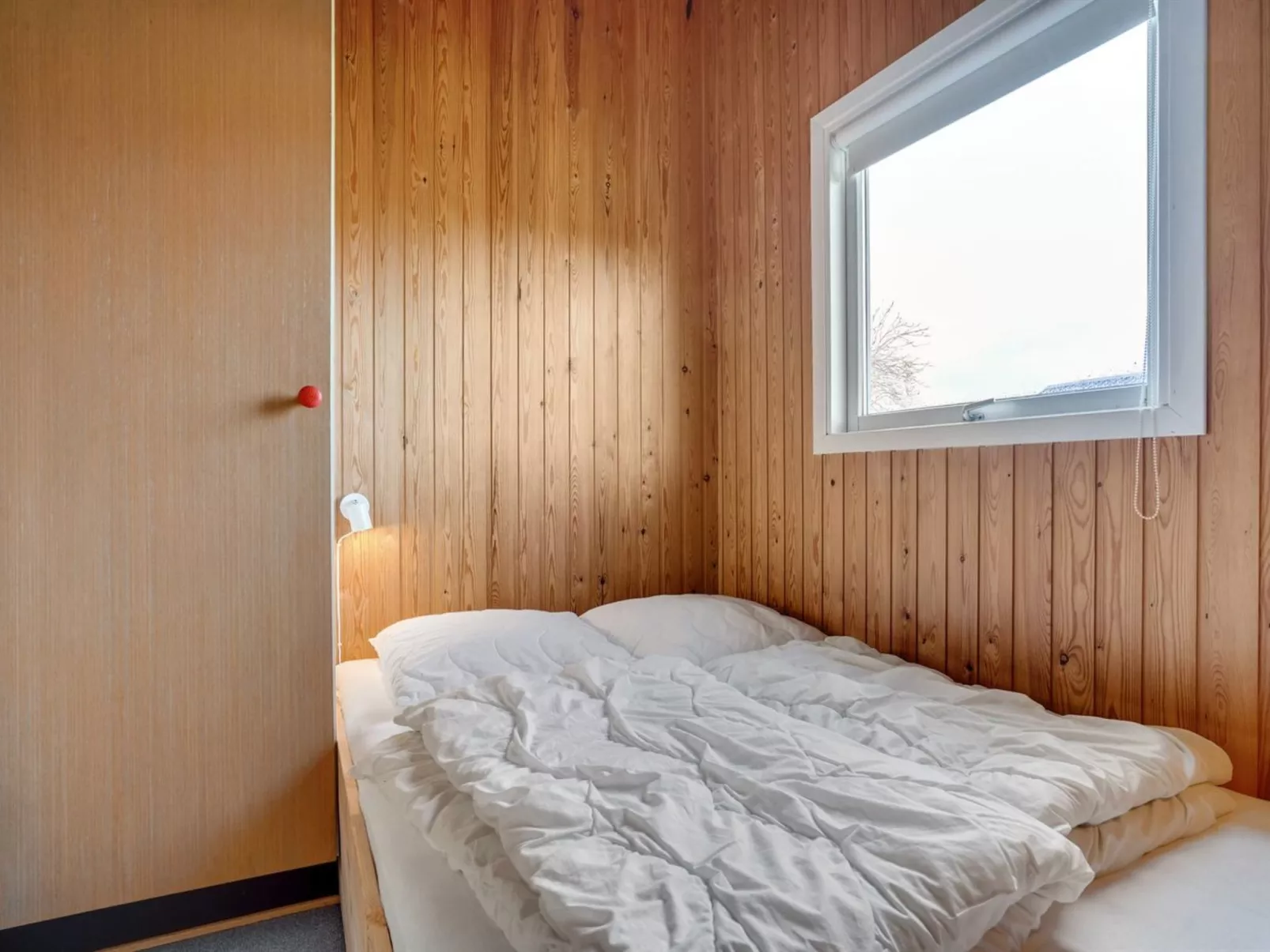 "Denahi" - 400m to the fjord-Binnen