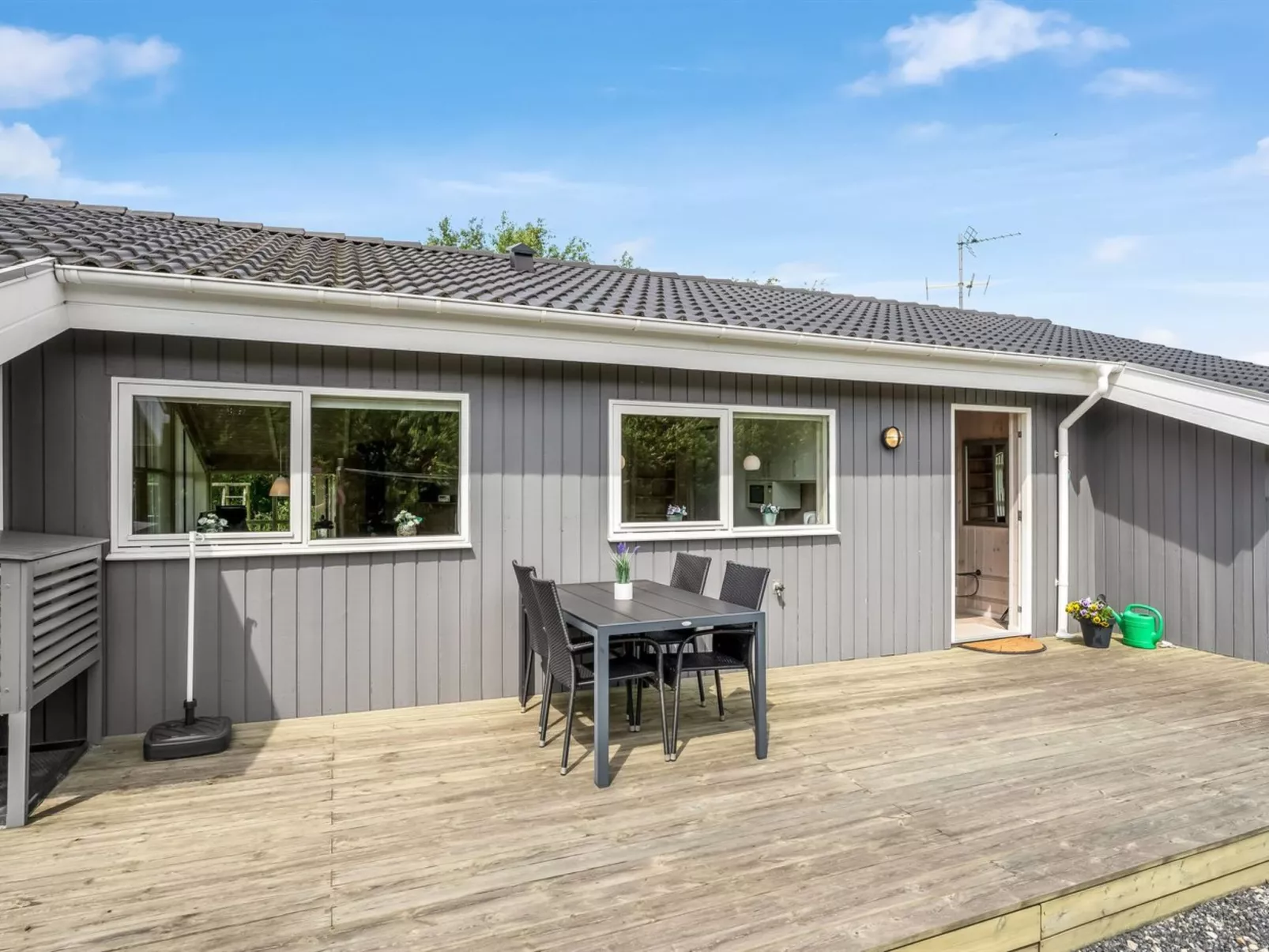 "Karlsefni" - 600m to the fjord-Buiten