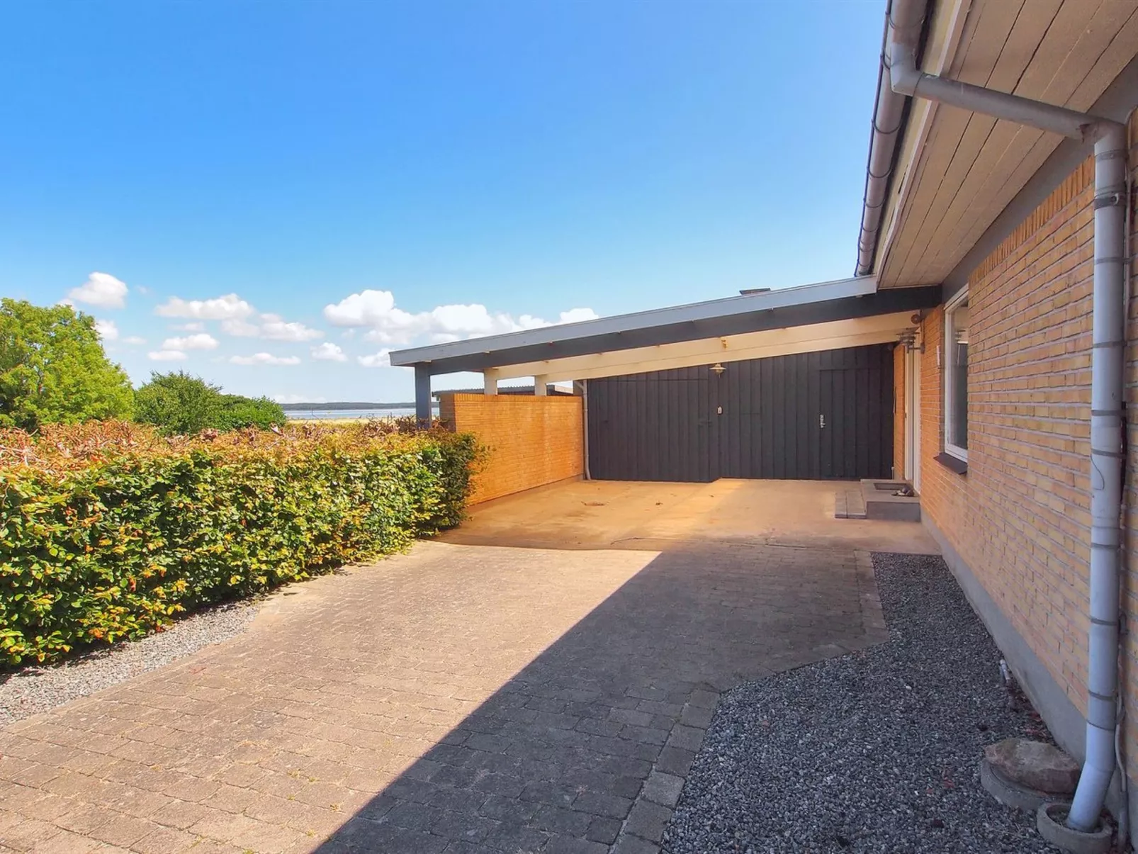 "Spase" - 250m to the fjord-Buiten