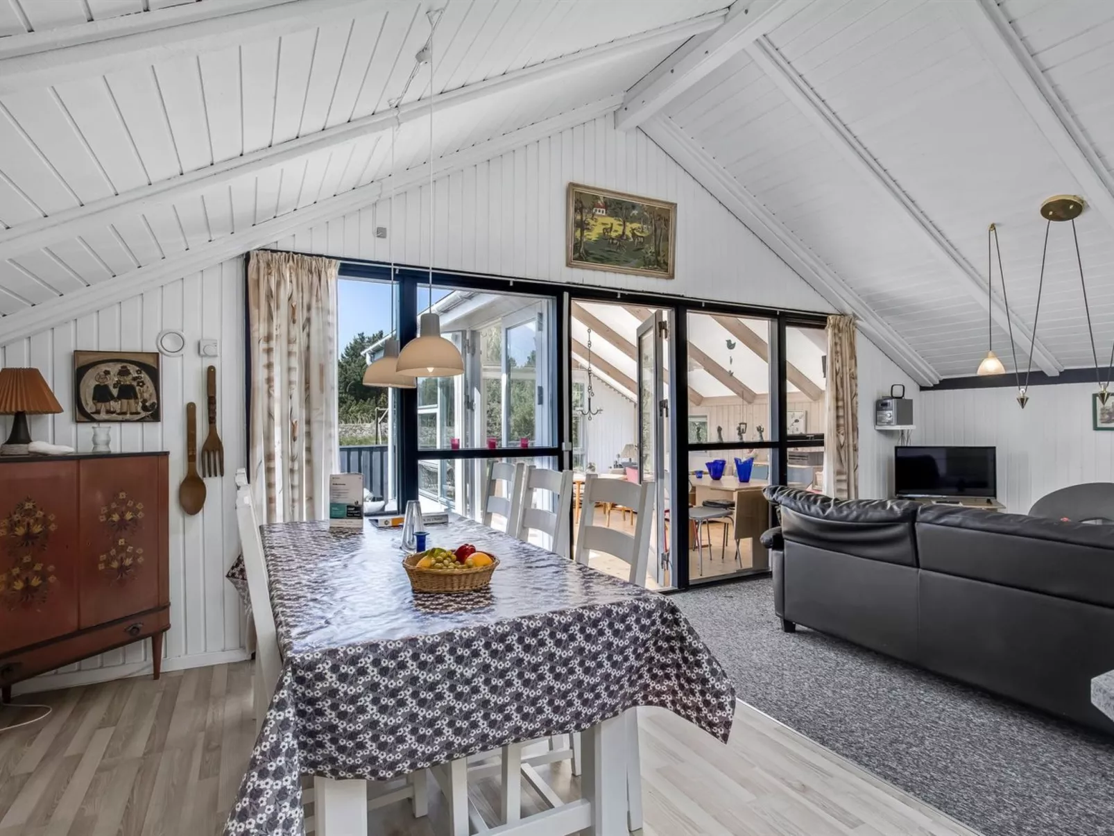 "Solvejk" - 800m from the sea-Binnen