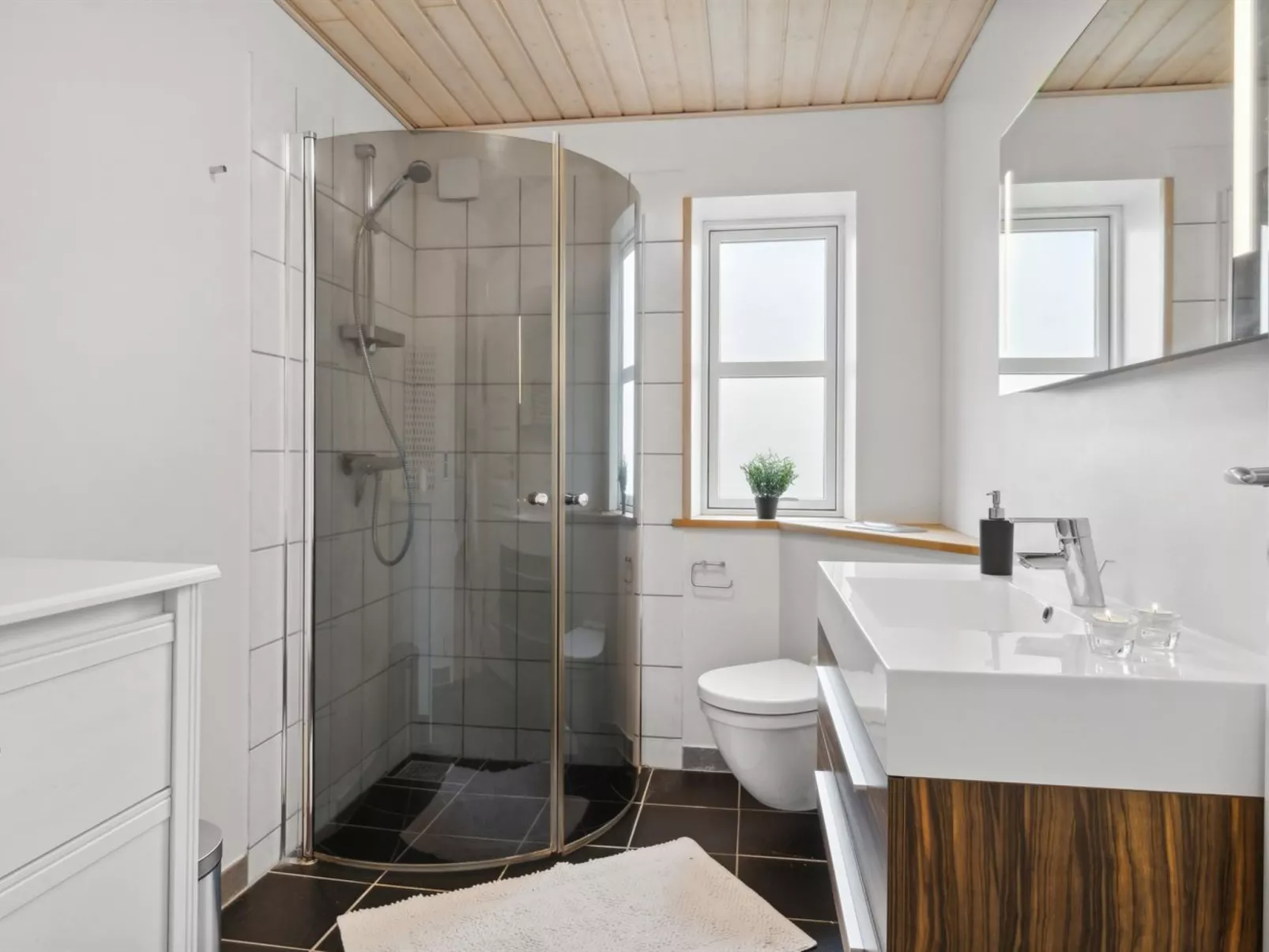 "Ljupco" - 500m to the fjord-Binnen