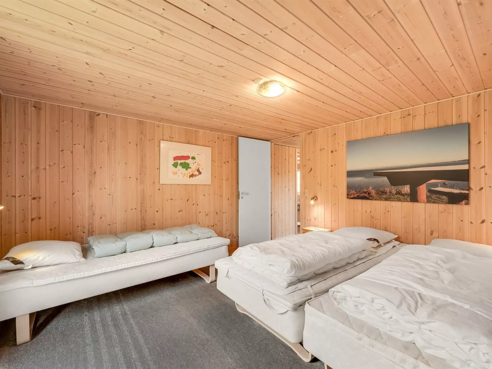 "Scarlet" - 400m to the fjord-Binnen